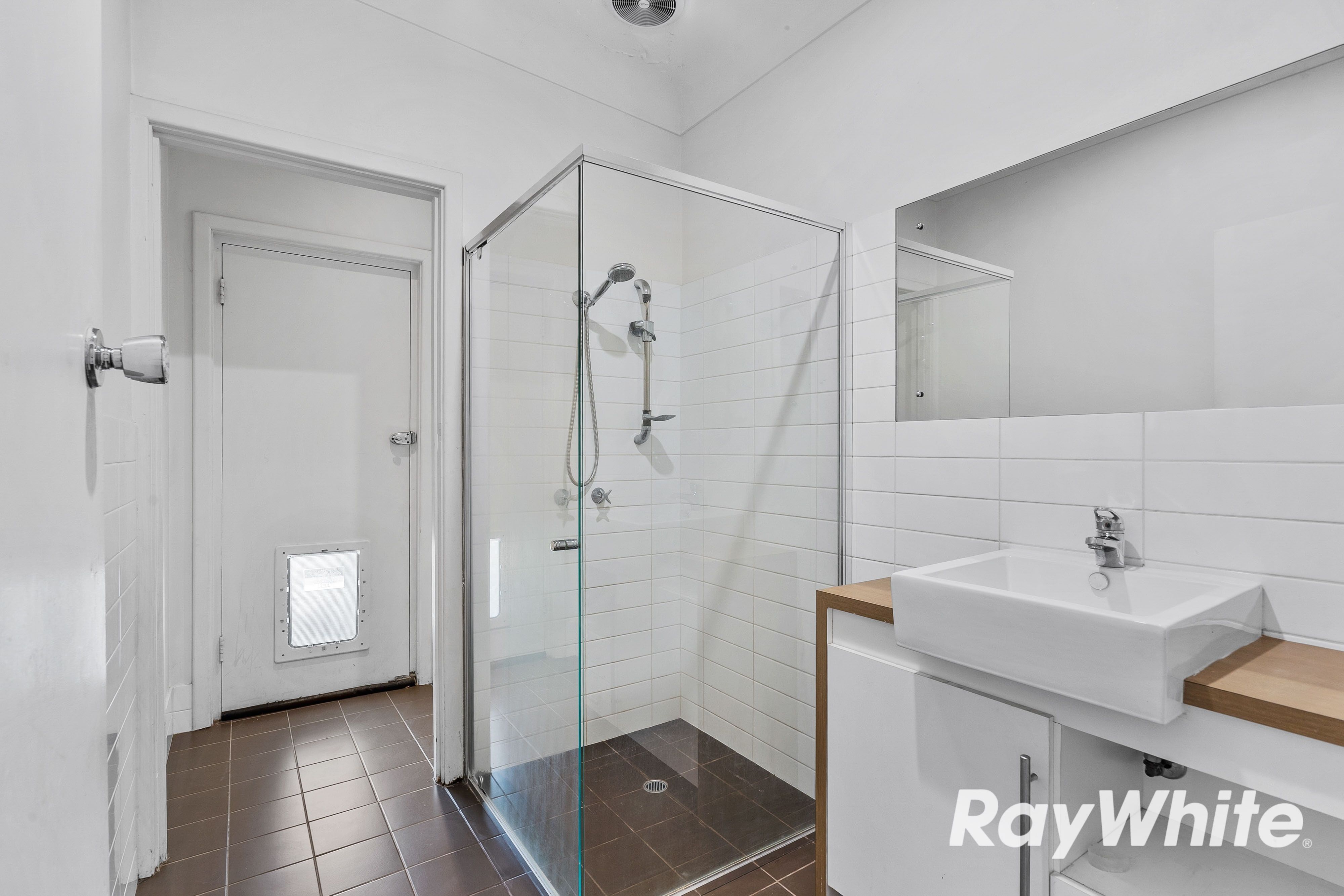31 Eden Street — photo 12 of 18