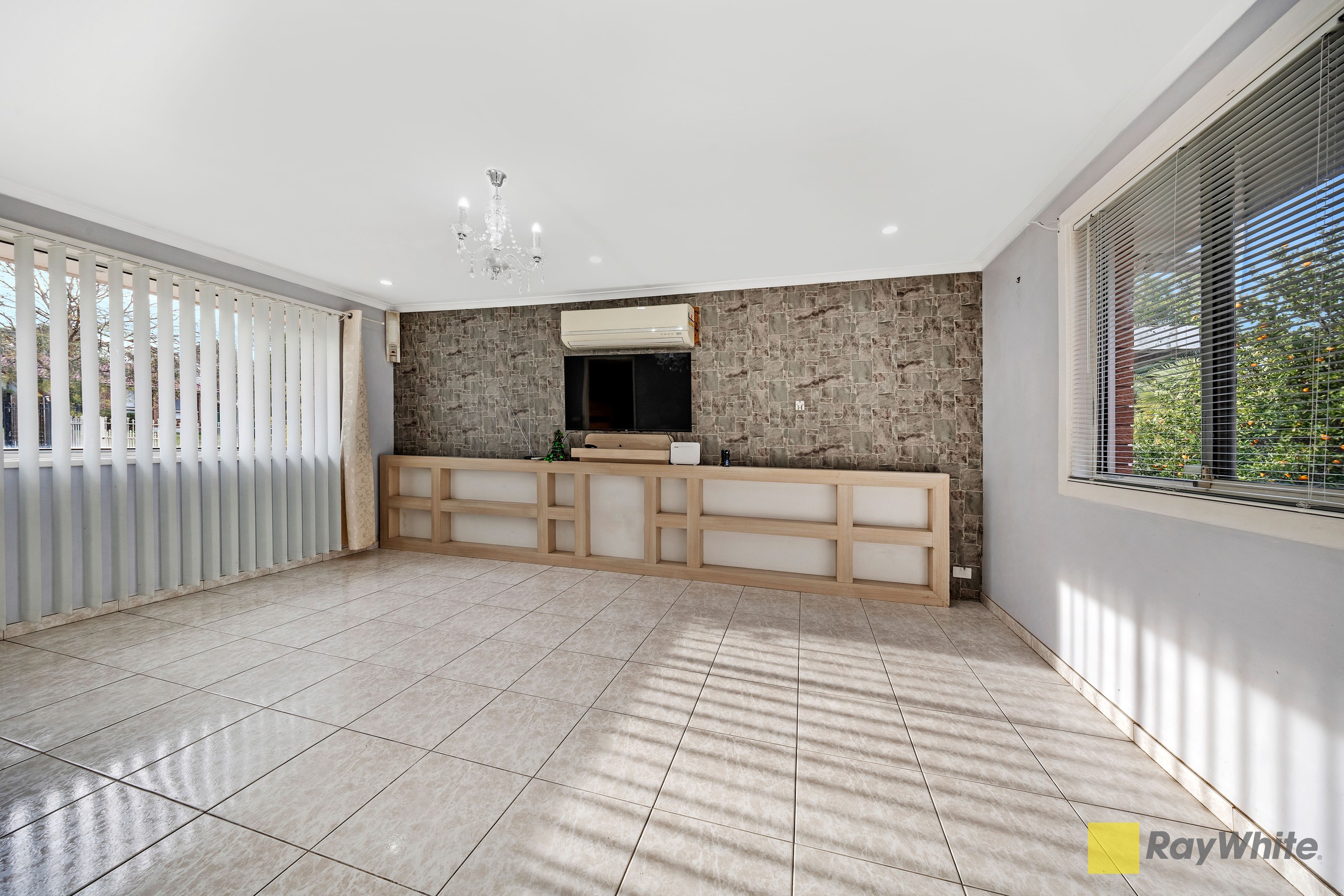 8 Chestnut Crescent, Bidwill, NSW 2770