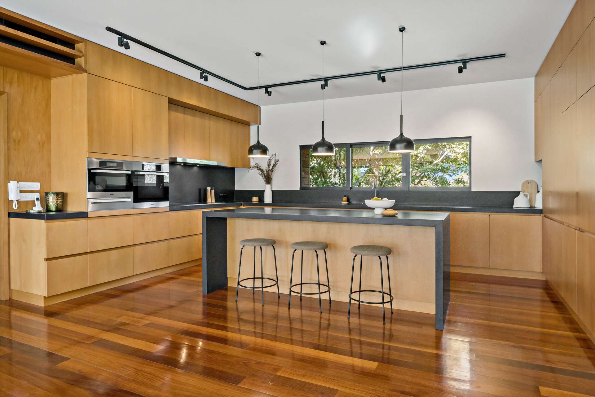 10 Springcombe Road photo 6