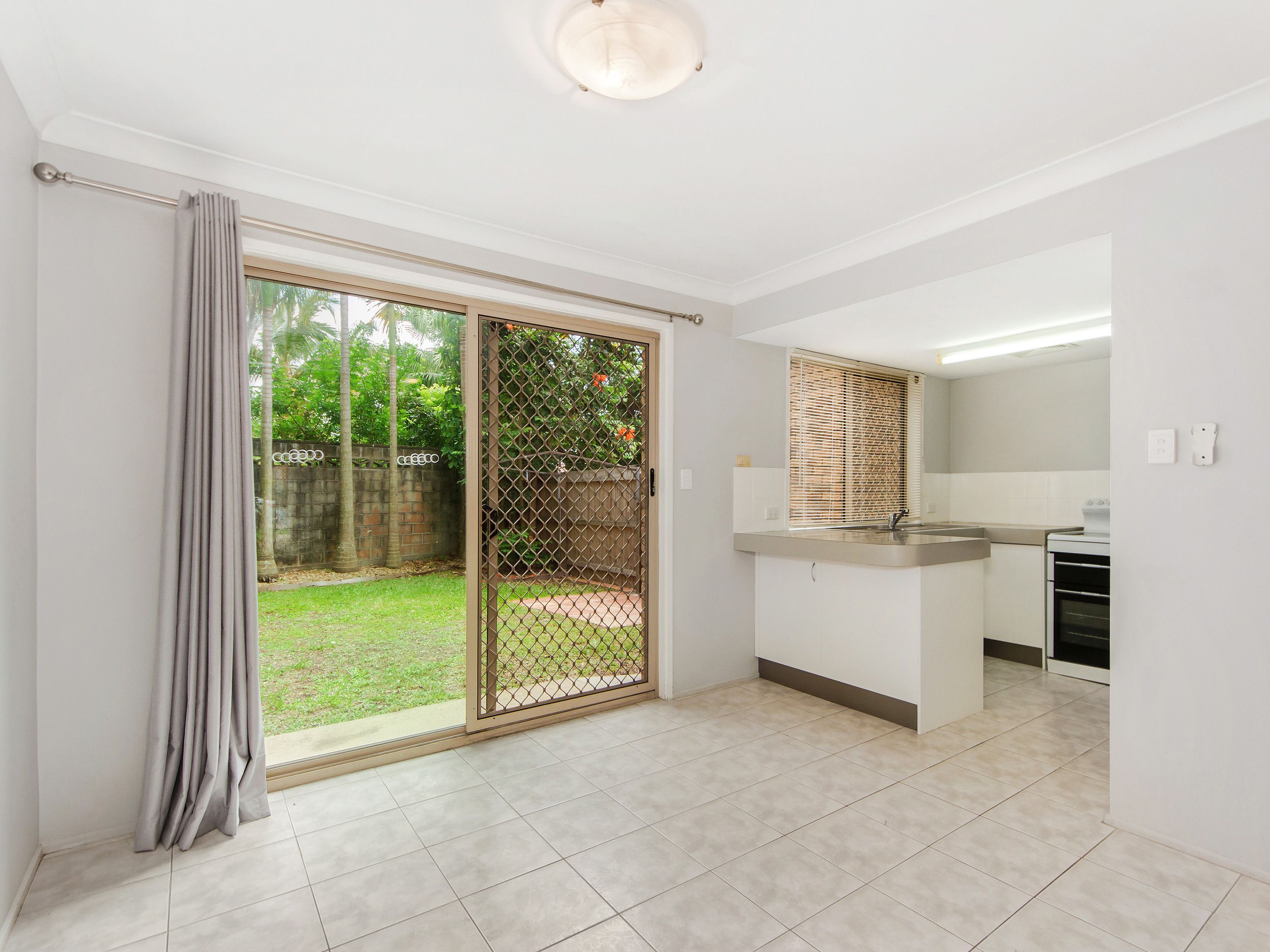 1/8 West King Street, Southport, QLD 4215