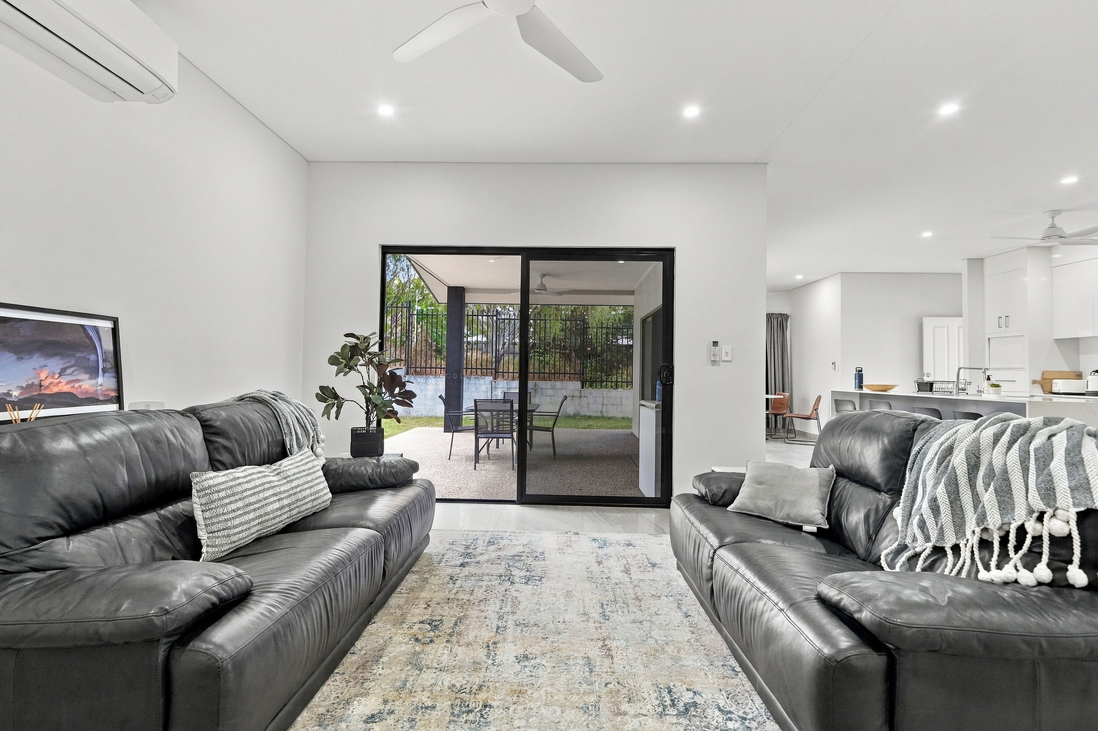 8 Bullita Street — photo 6 of 30