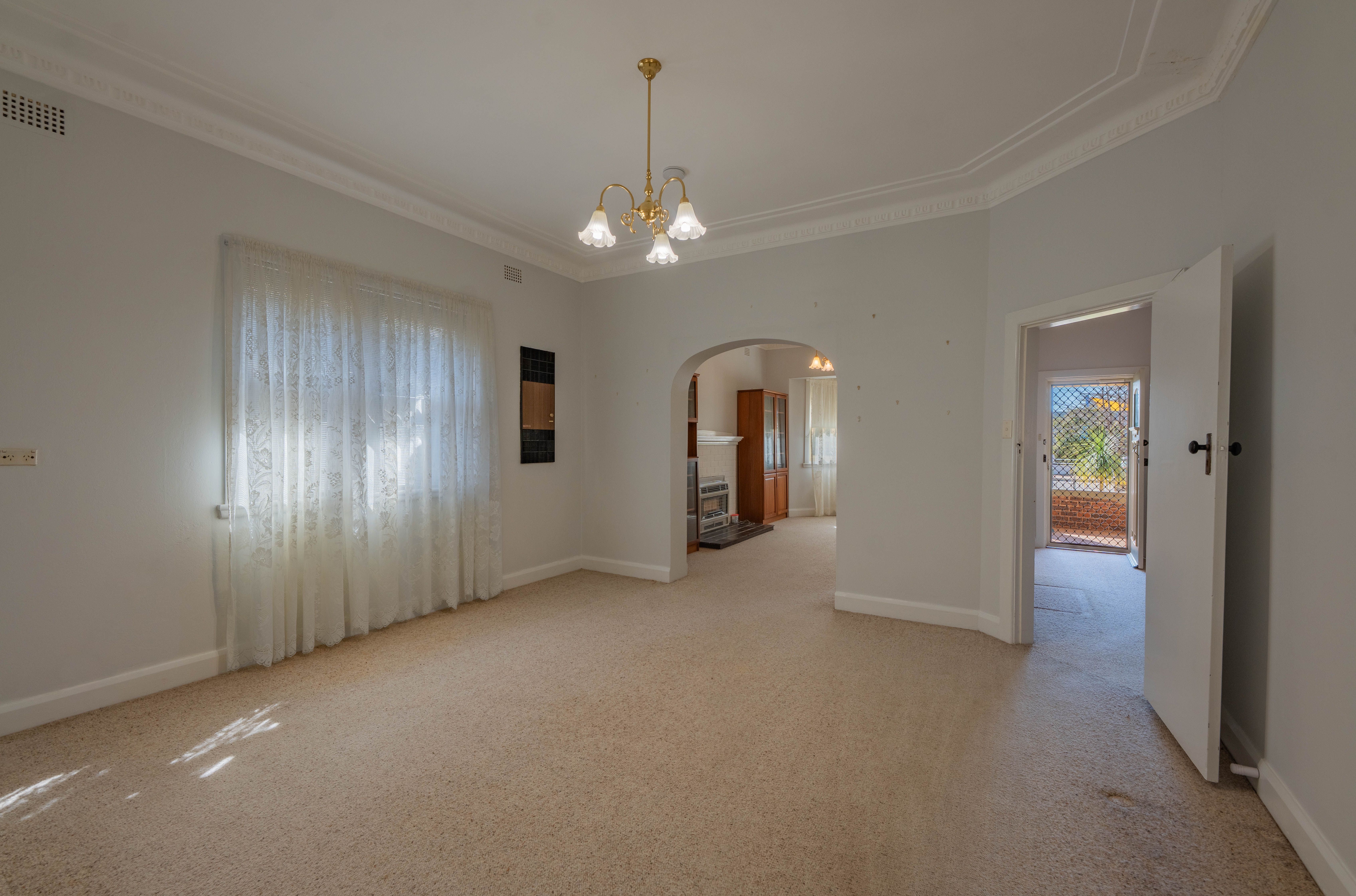 40 Kurrajong Street — photo 3 of 25