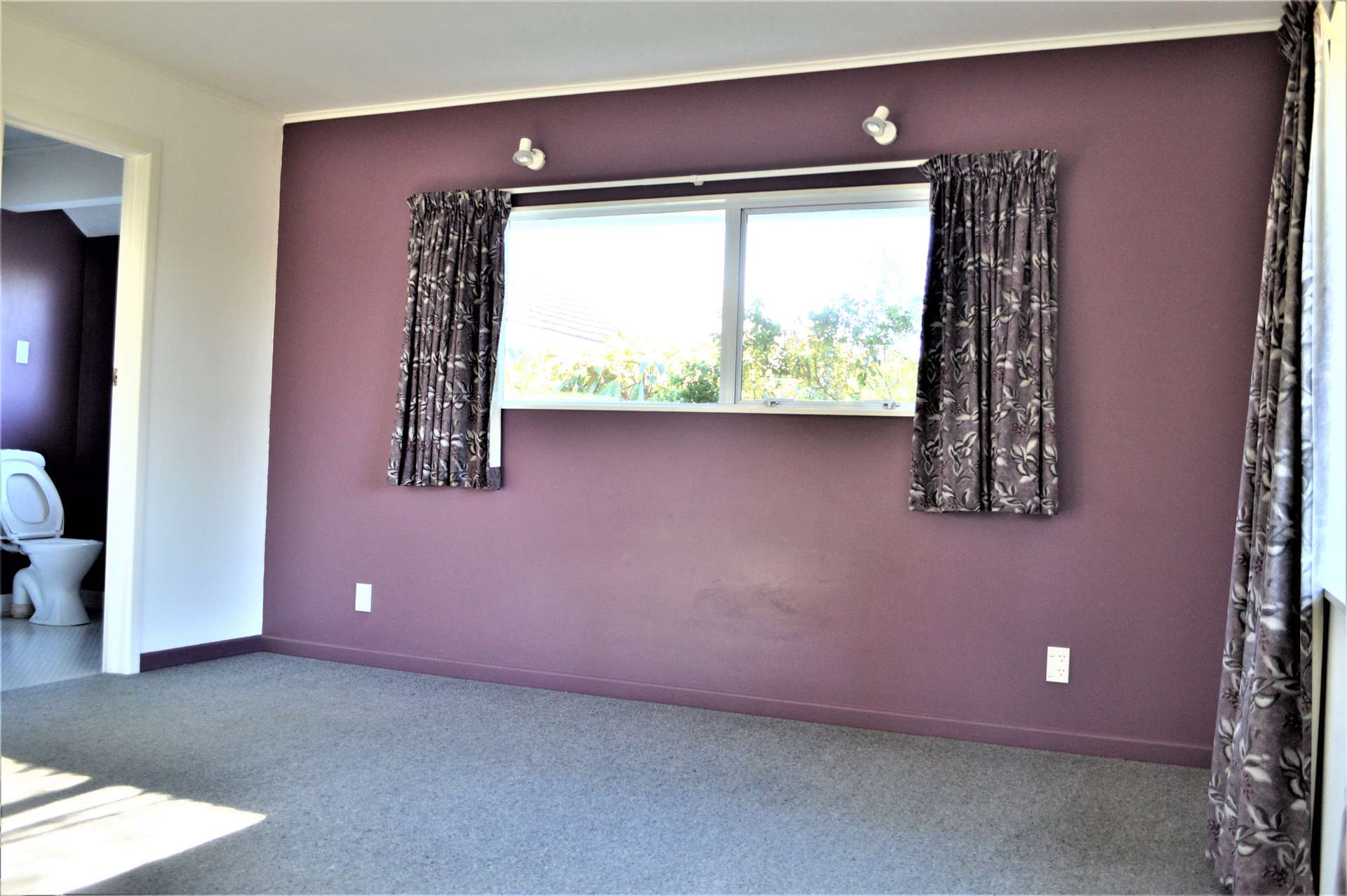 77 Te Atatu Road photo 5