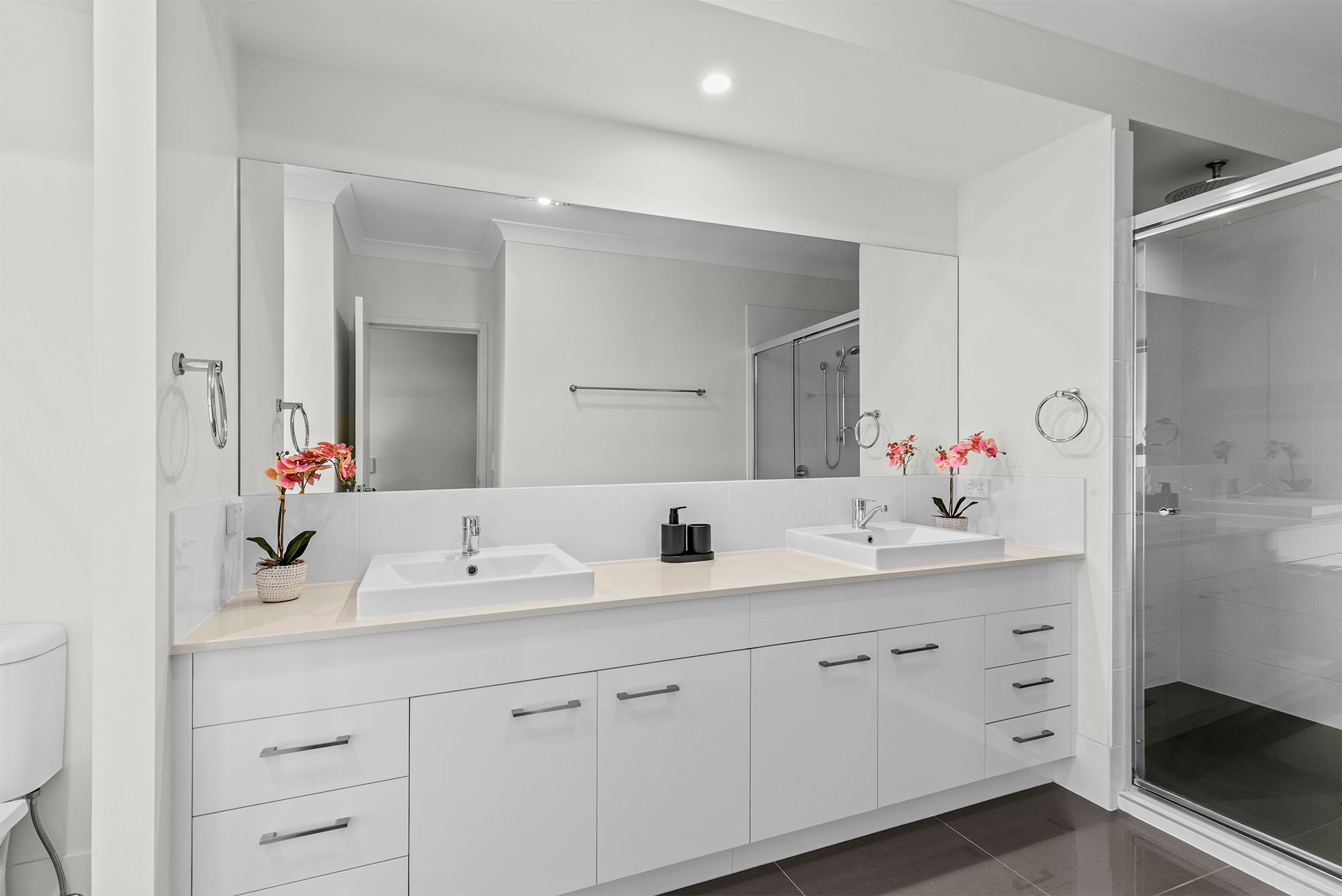 4 Sovereign Place — photo 9 of 23