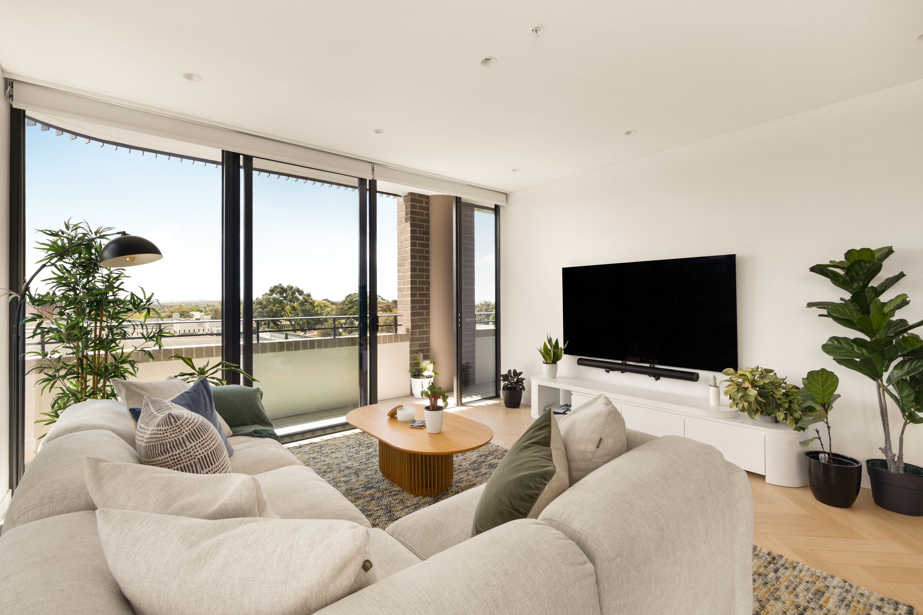 401/31 Falcon Street — photo 3 of 16