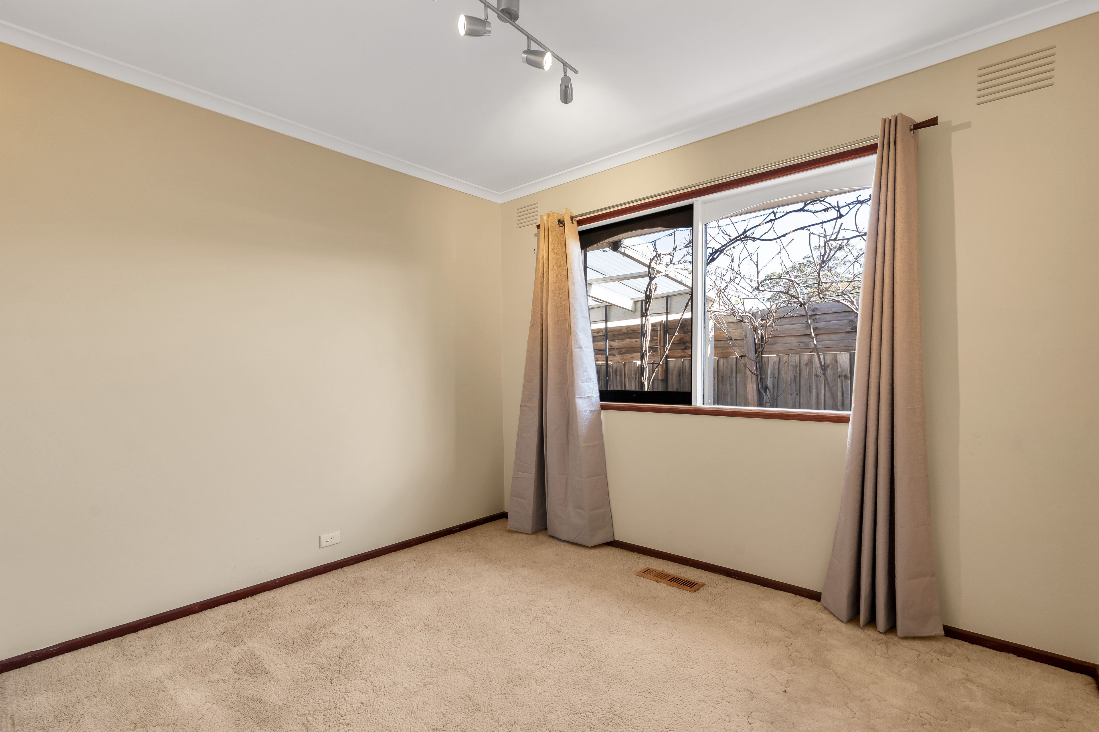 14 Wimmera Court — photo 5 of 10