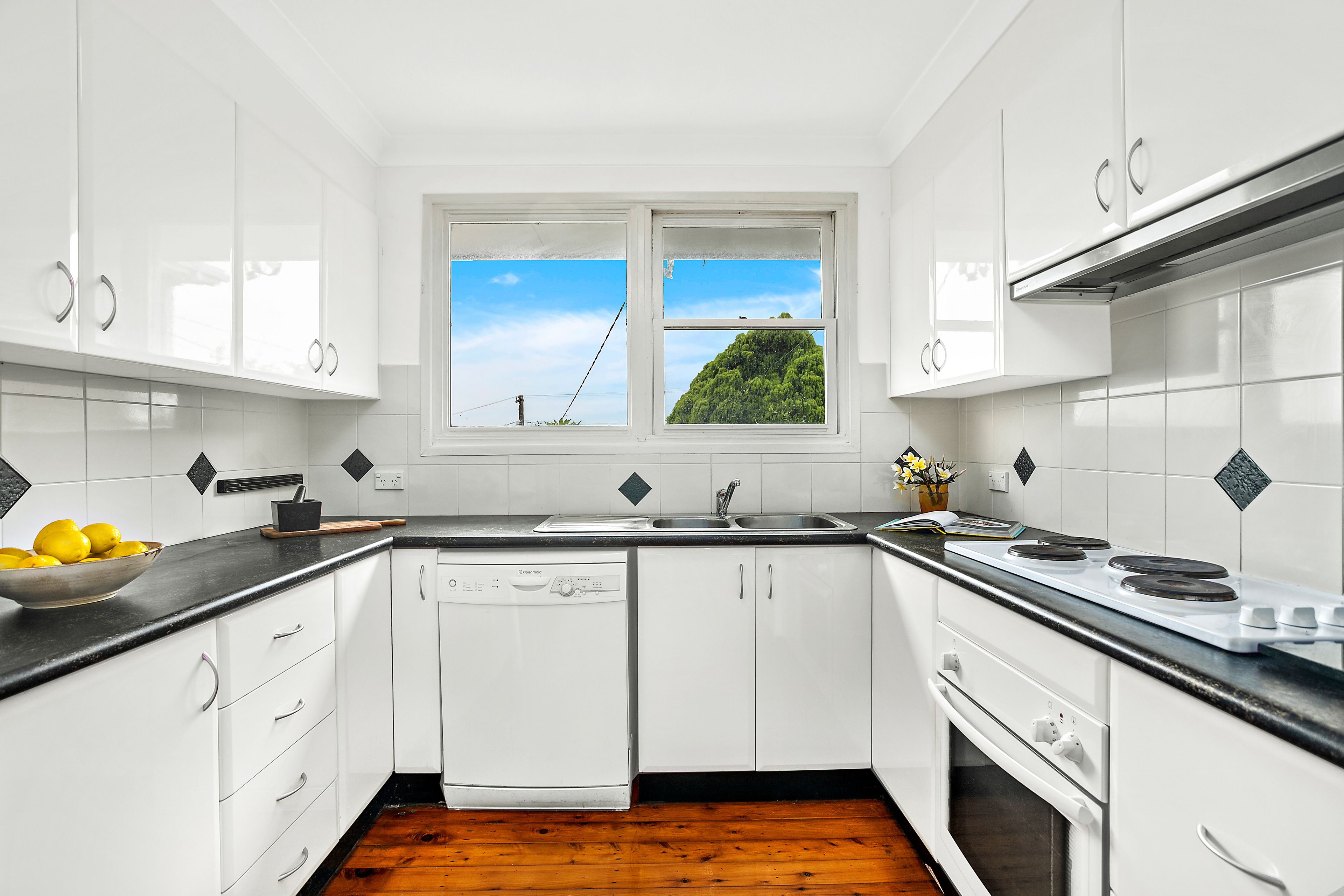 26 Ocean Street, Mount Saint Thomas, NSW 2500