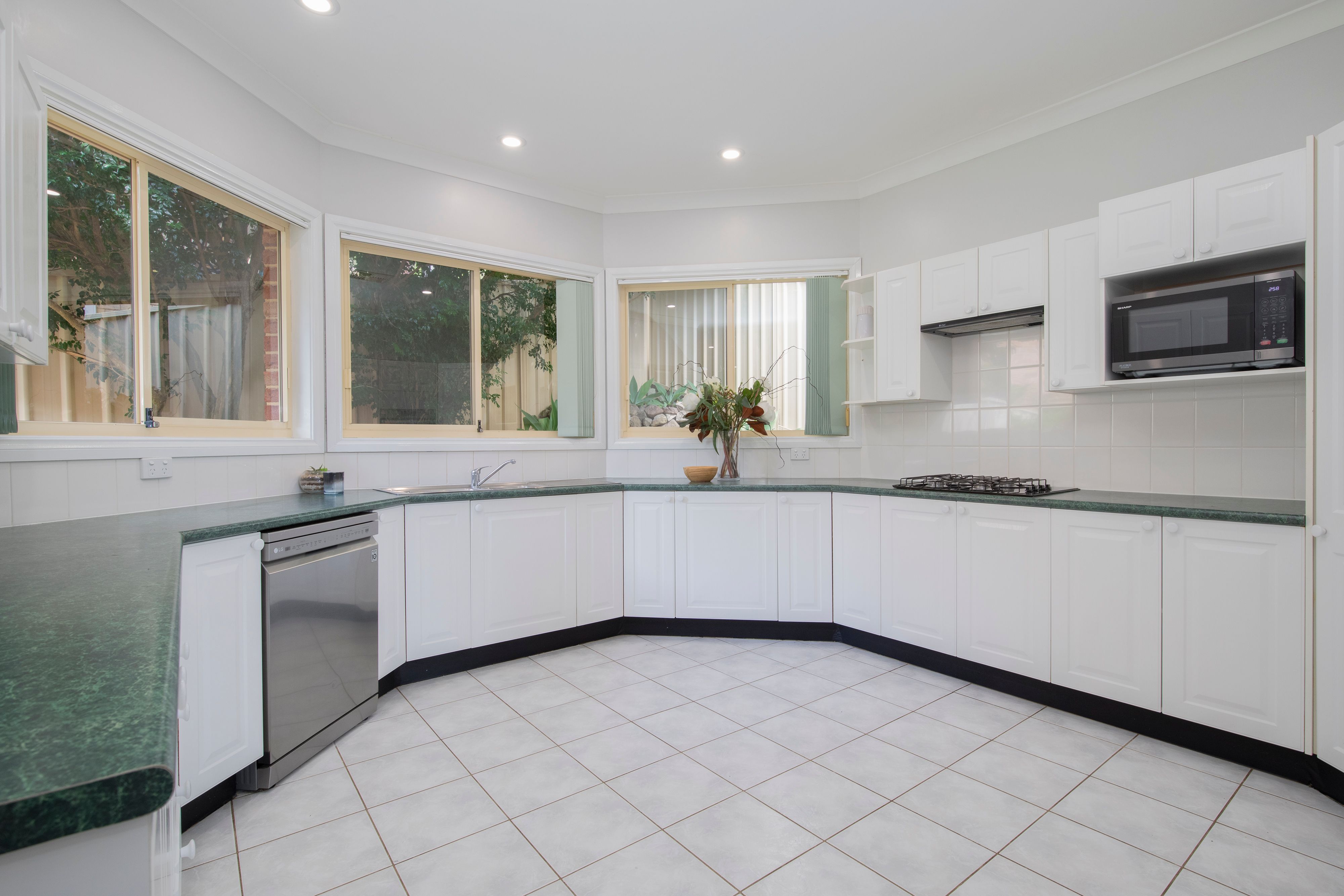 40 Cavalier Crescent, Valentine, NSW 2280