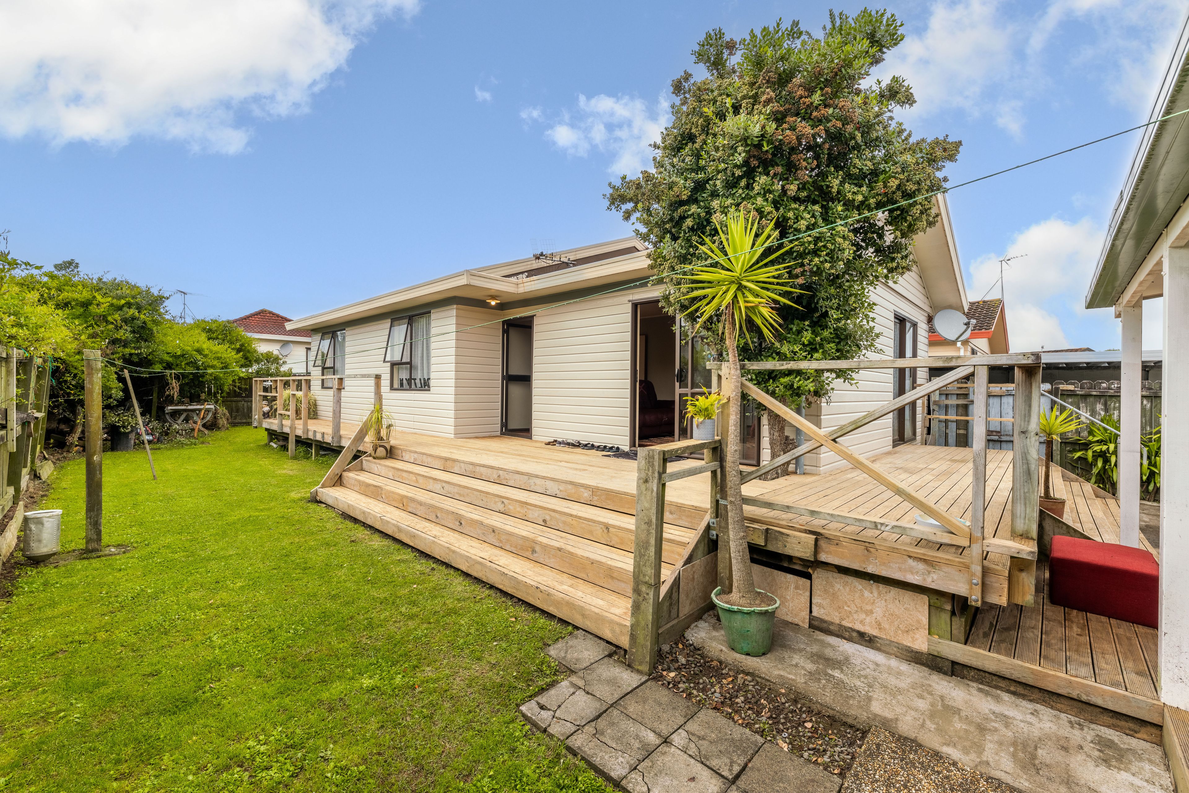 2/7 Silver Creek Road, Weymouth, Manukau City