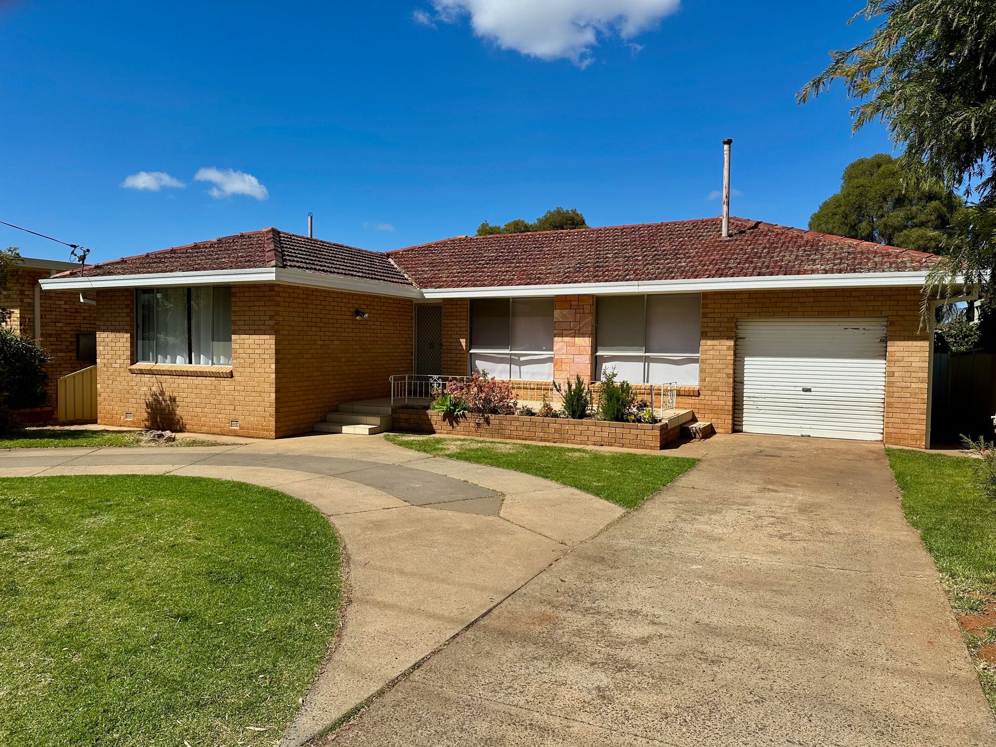 11 Grey Street, Griffith, NSW 2680