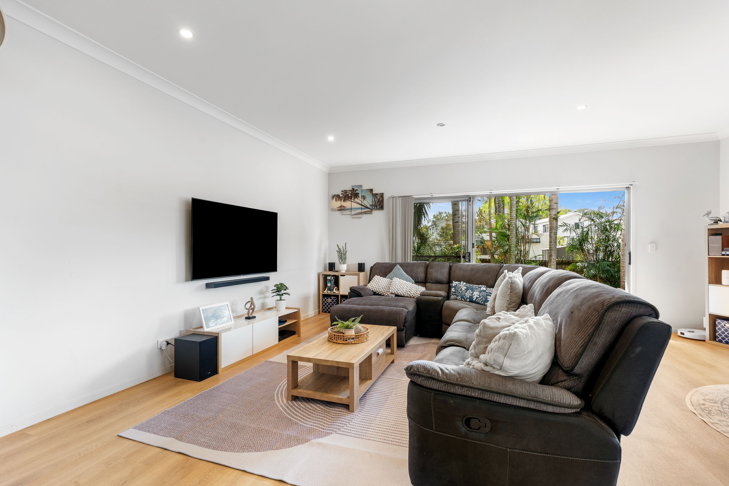 2/37 Tallebudgera Drive — photo 23 of 28