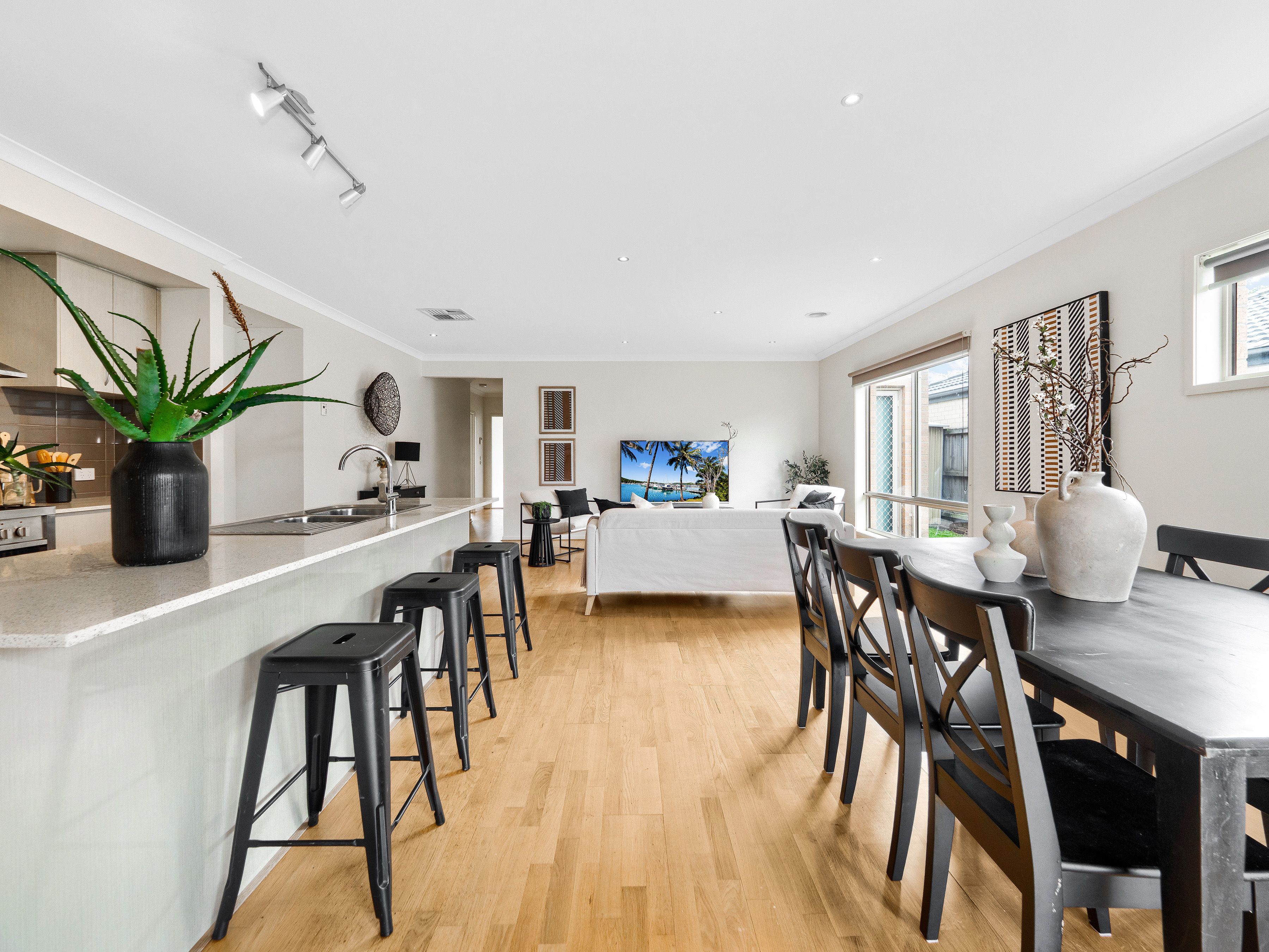 11 Malmesbury Road — photo 8 of 28
