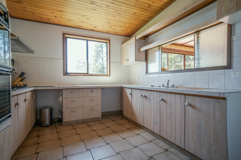 6 Vine Street, Golden Point, VIC 3350