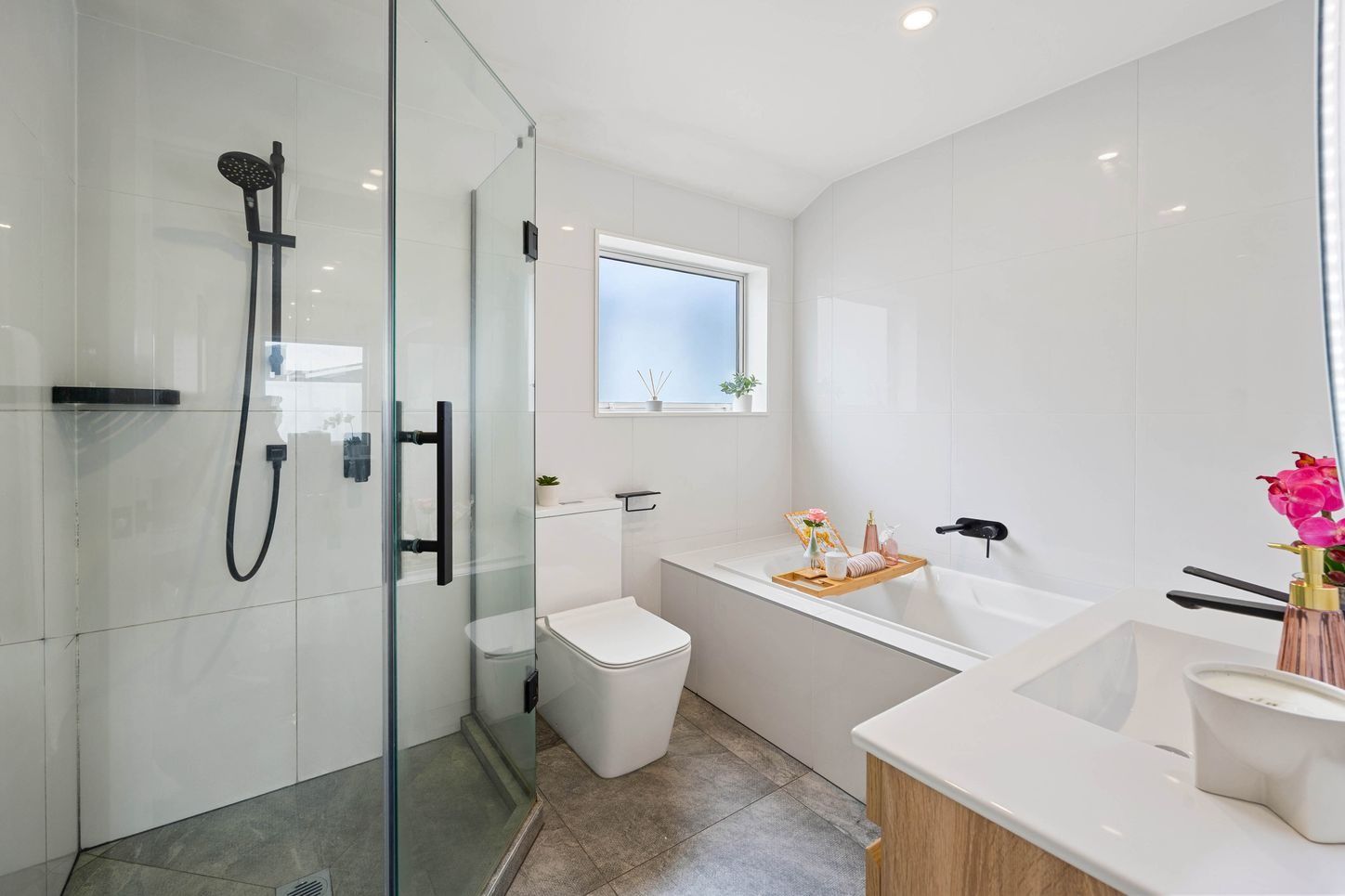 25B Tudor Place, Henderson, Waitakere City