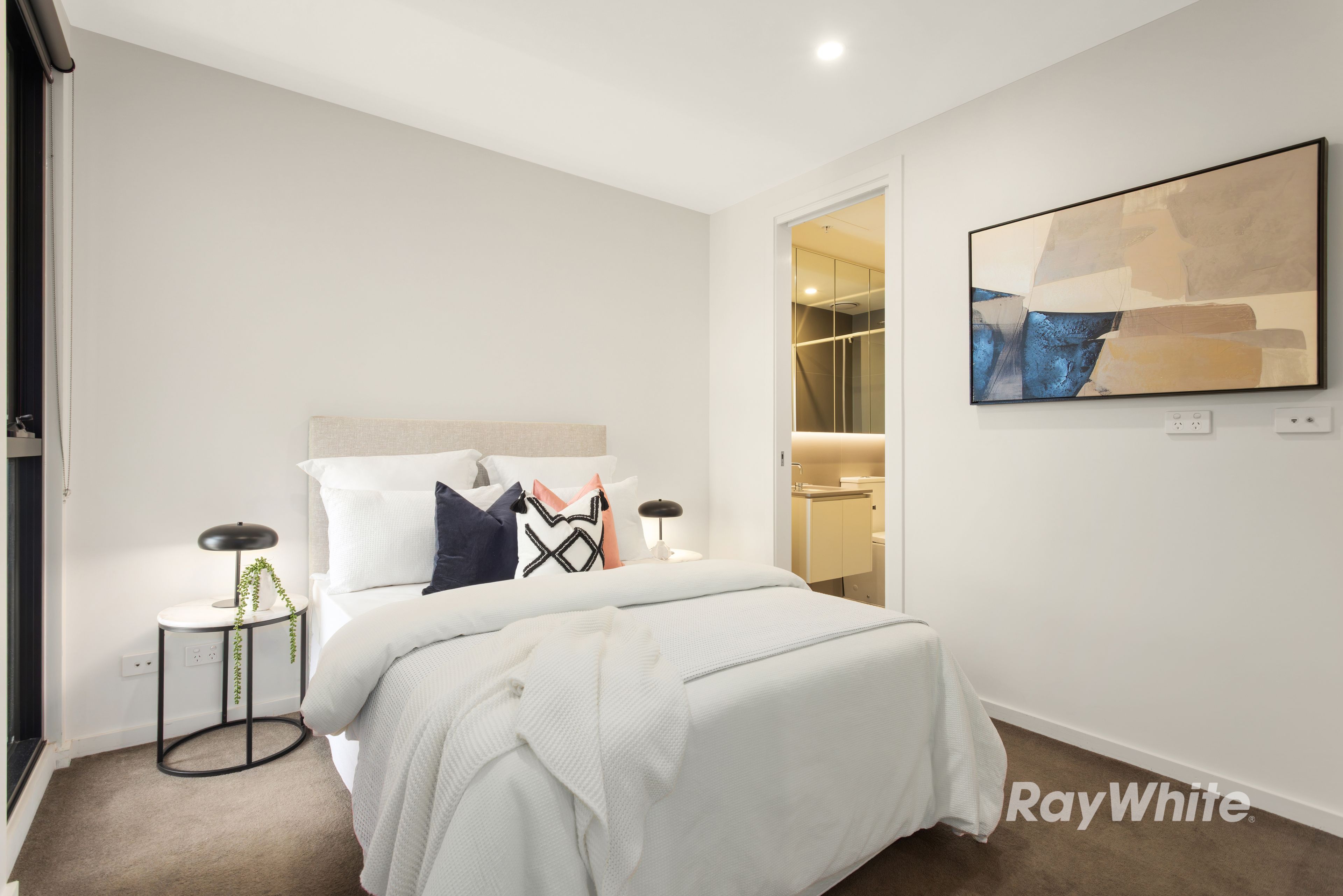 802/16 Woorayl Street — photo 6 of 14