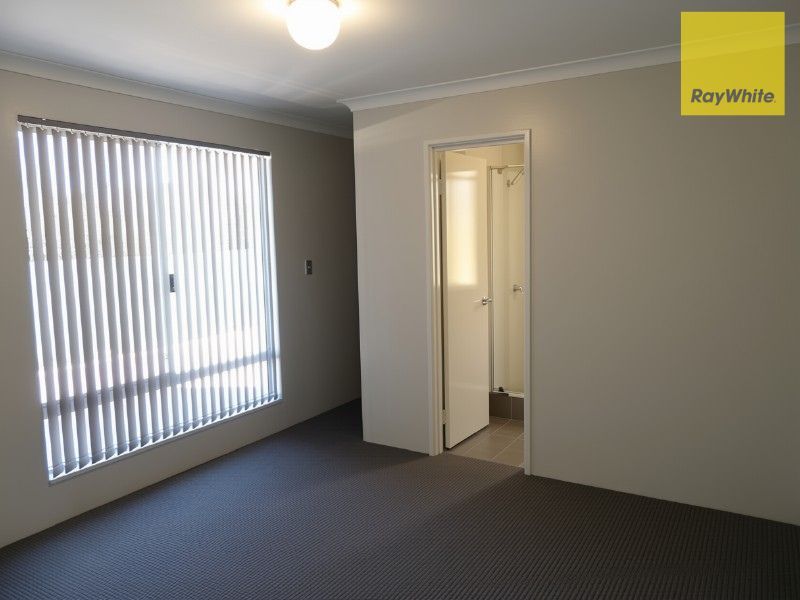 Unit 2/28 Blackburn Street — photo 5 of 17