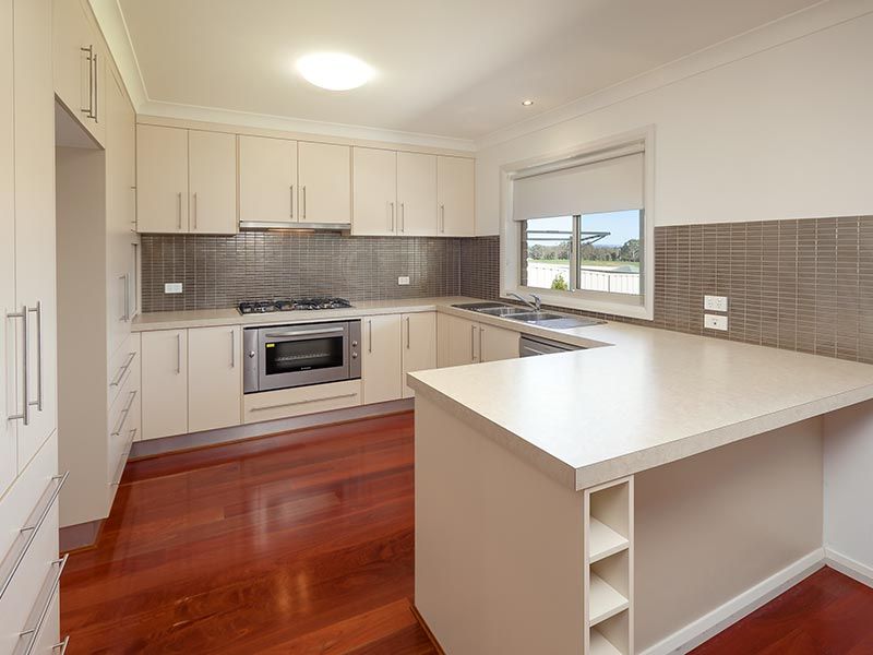 7 Whitton Drive, Thurgoona, NSW 2640