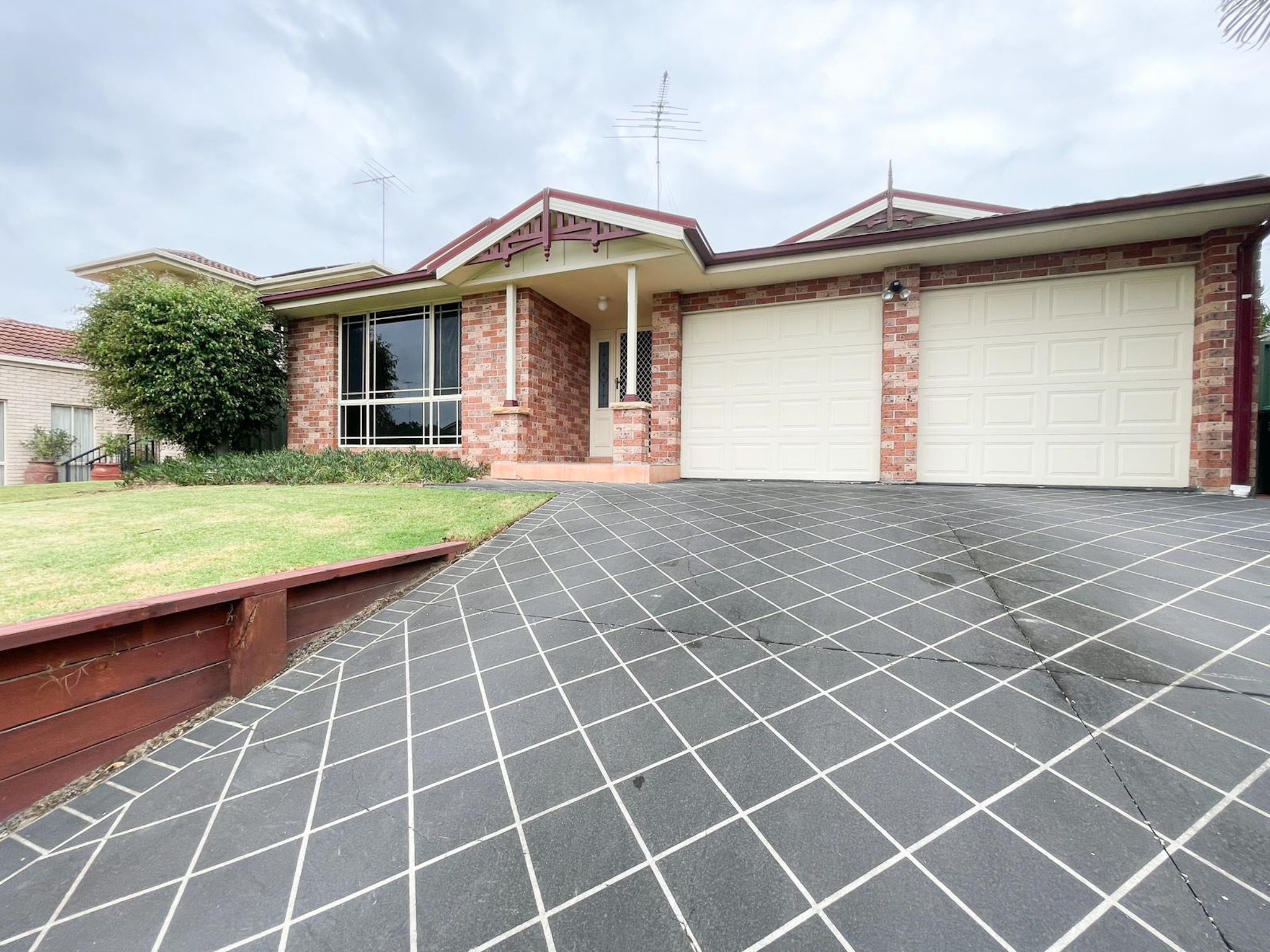 6 Jirramba Circuit, Glenmore Park, NSW 2745