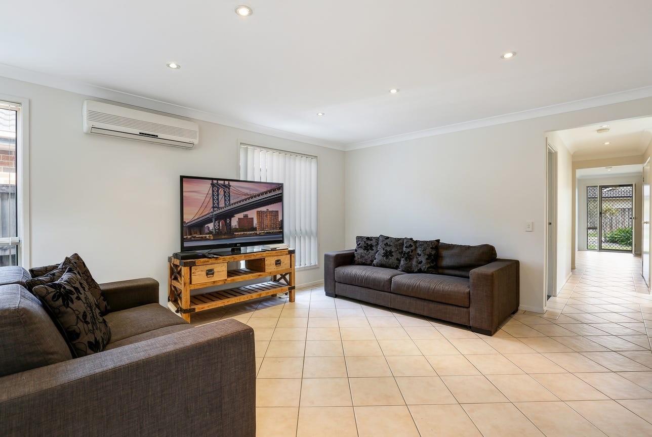 3 Oakwood Place, Horsley, NSW 2530