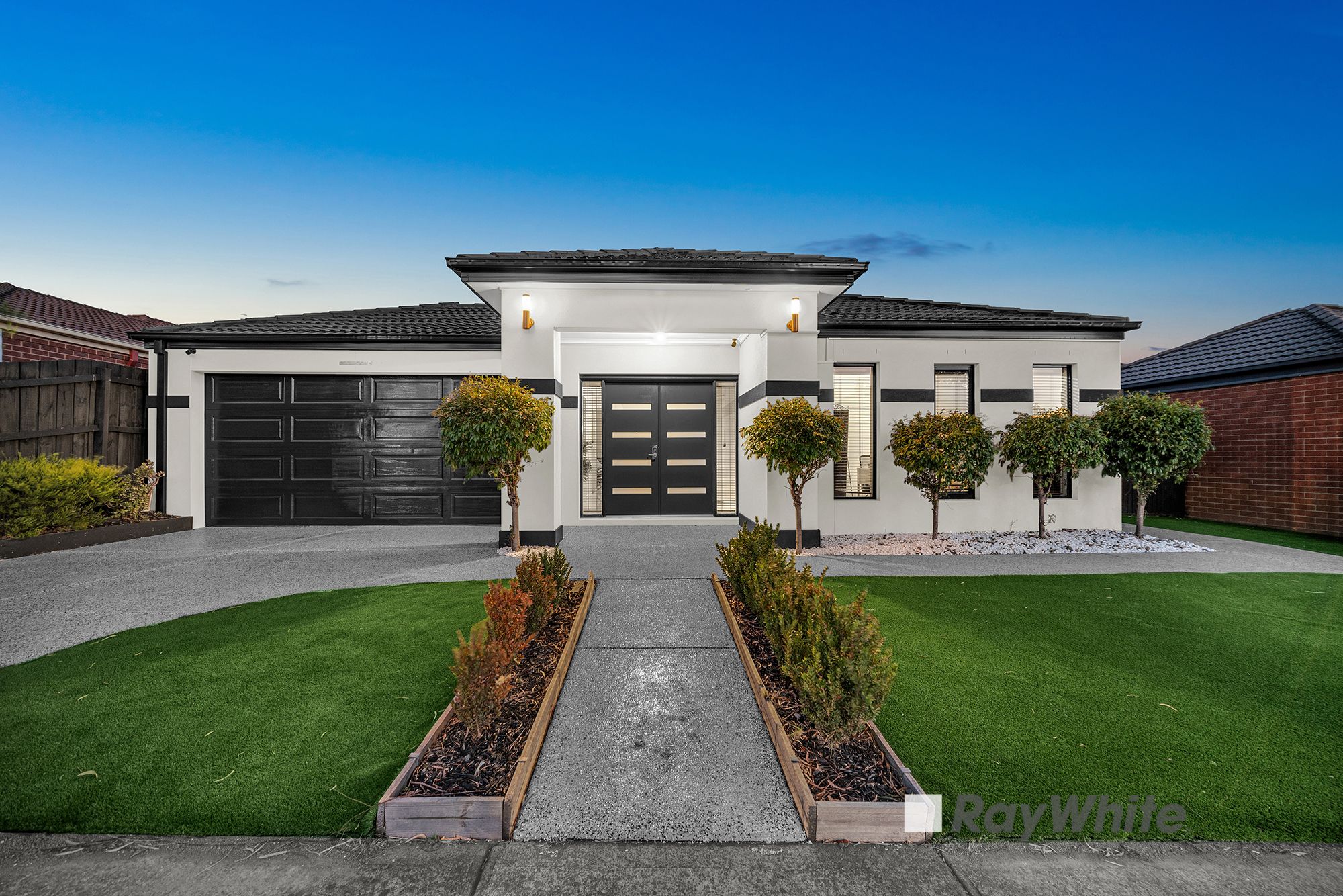 8 Glenbrook Crescent