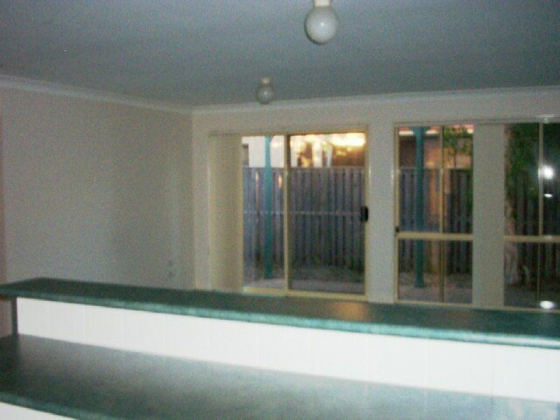 24 Magnolia Grove, Robertson, QLD 4109