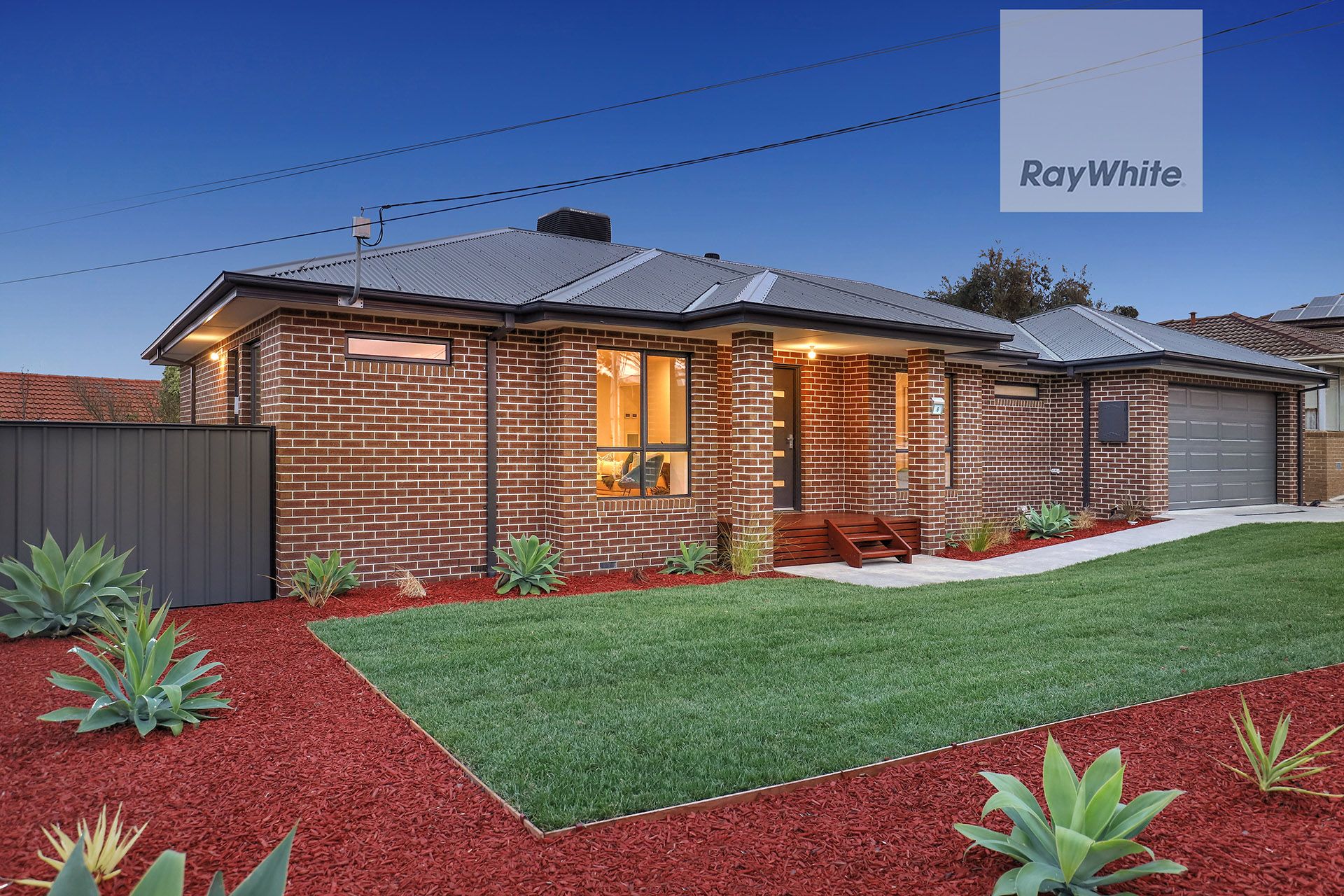 8 Byfield Close, Gladstone Park, VIC 3043