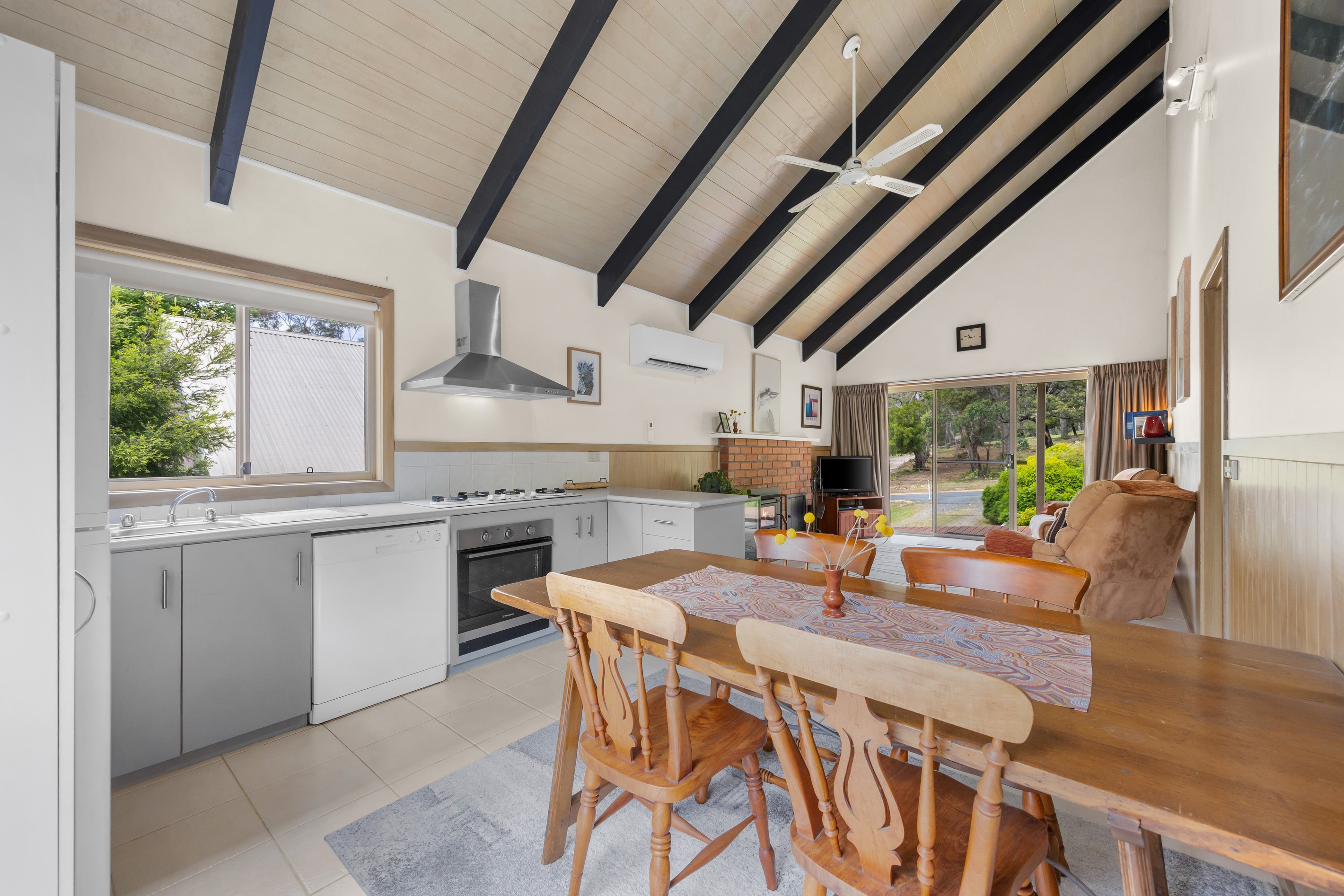 8 Rosea Street, Halls Gap, VIC 3381