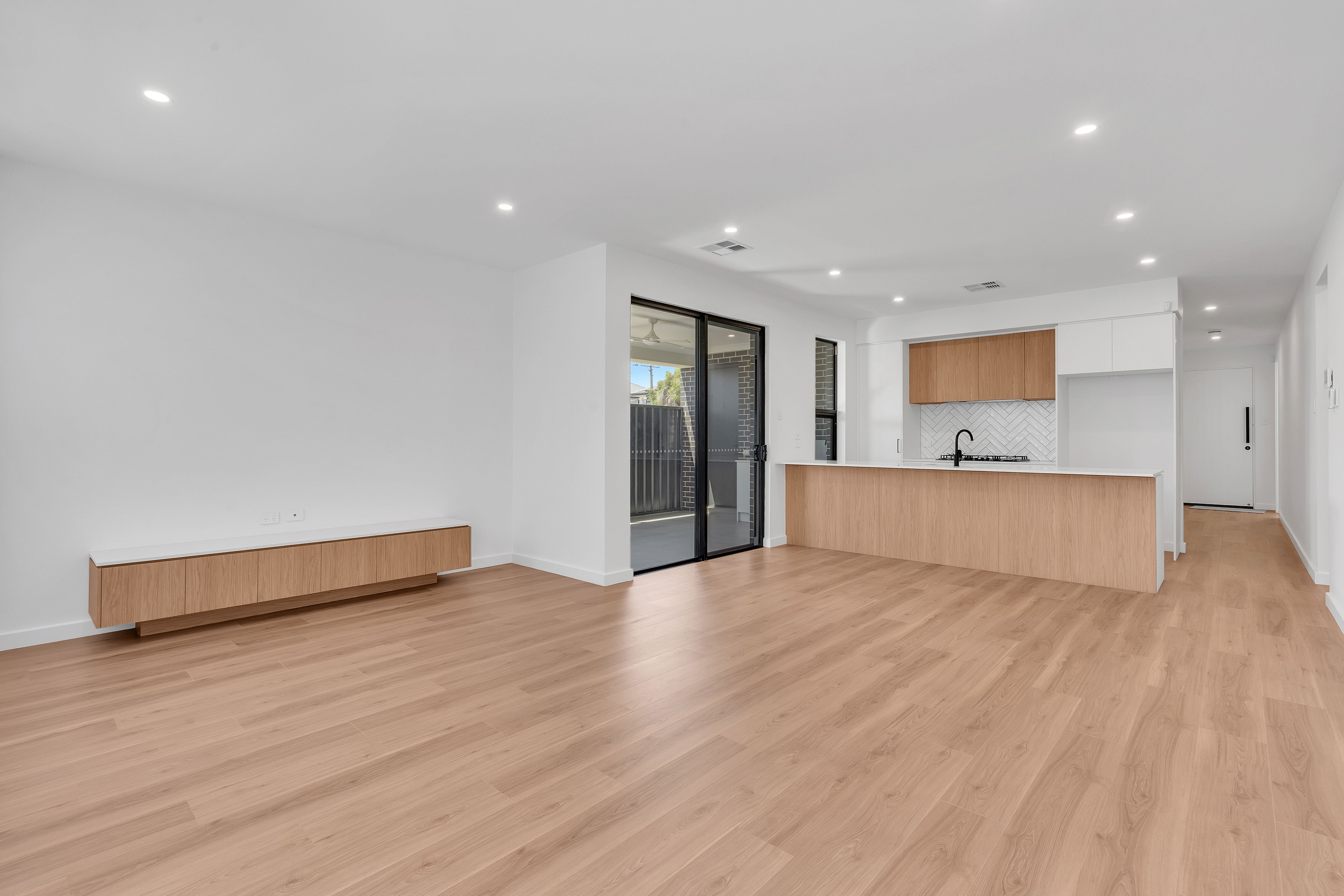 1b Troon Avenue, Seaton, SA 5023