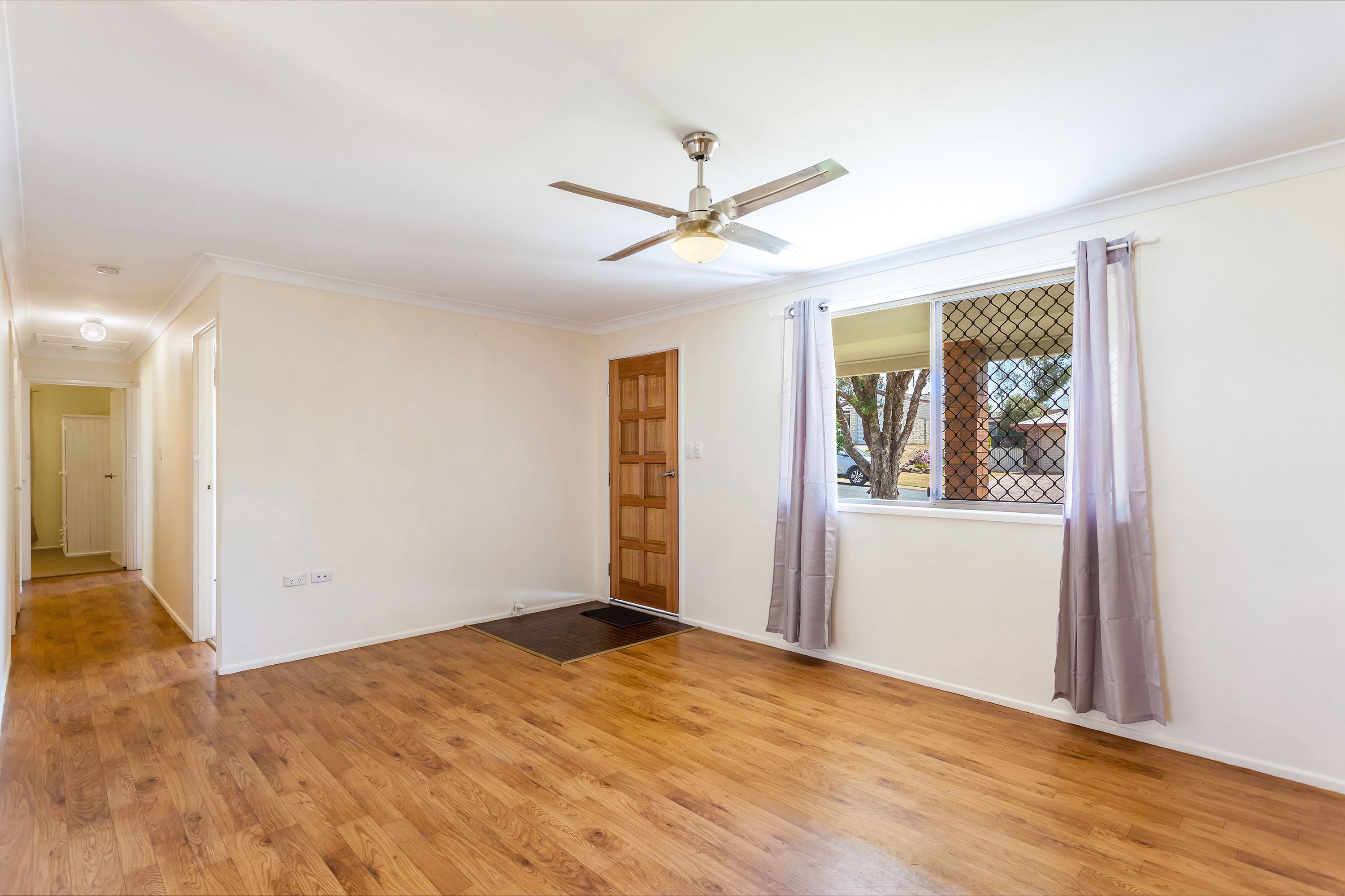 4 Dunemann Street, Kearneys Spring, QLD 4350