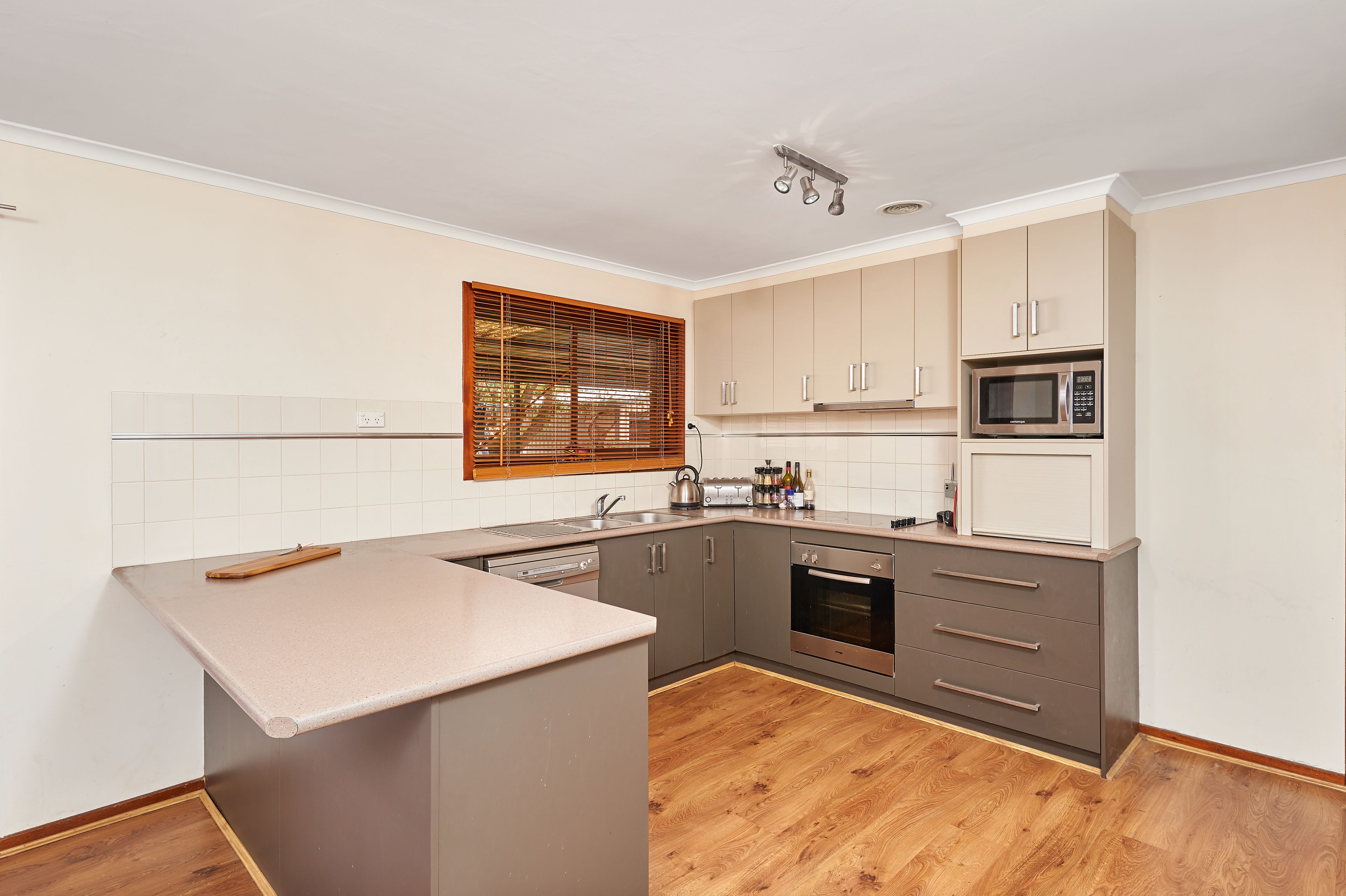 38 Bandera Avenue, Glenfield Park, NSW 2650
