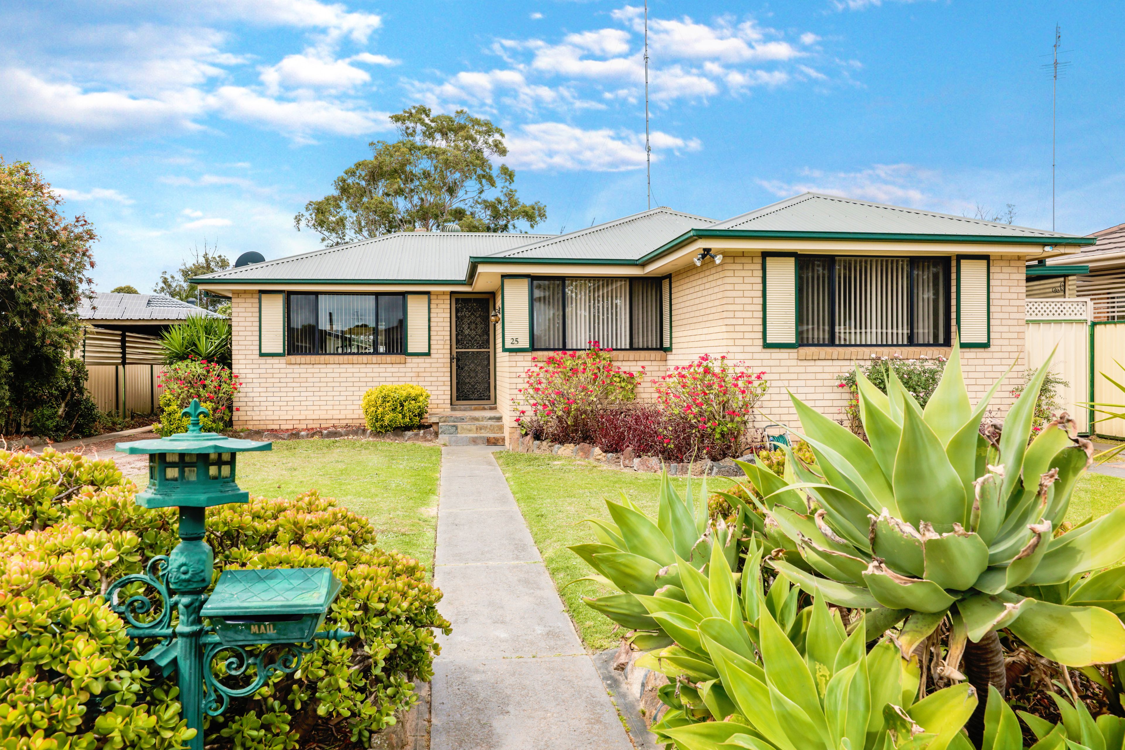 25 Lyn Circuit, Jamisontown NSW 2750
