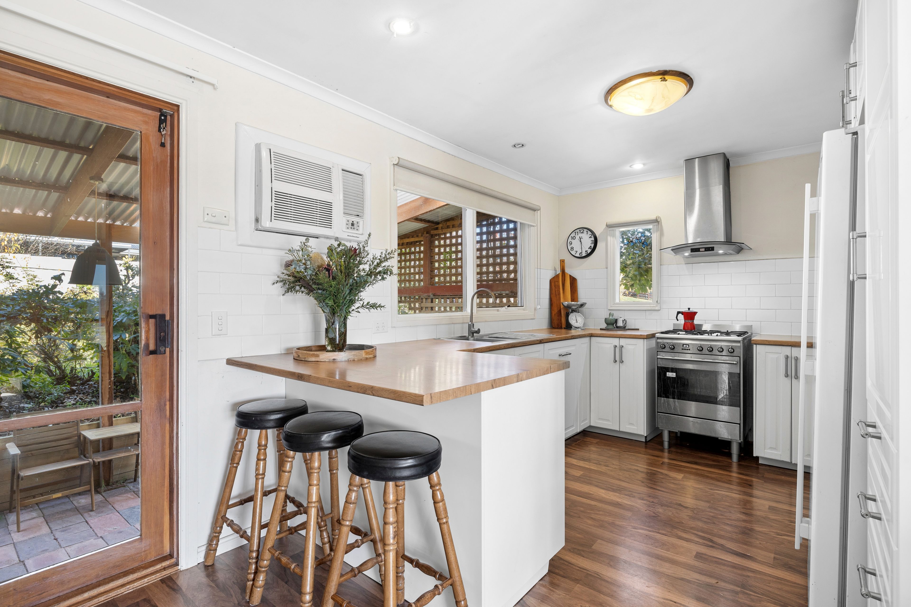 32 Ebden Street — photo 5 of 16