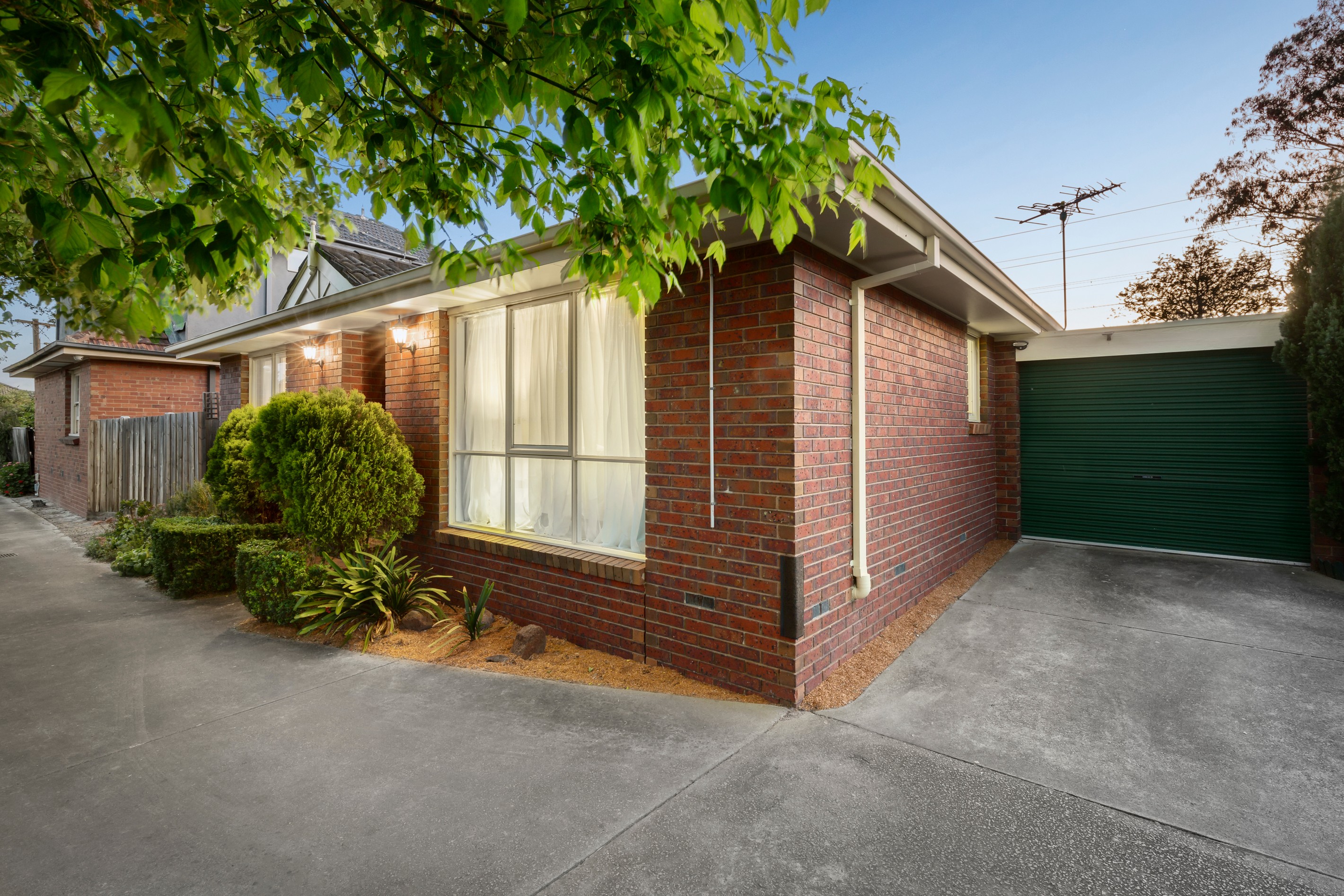 2/1 Barker Street, Cheltenham, VIC 3192