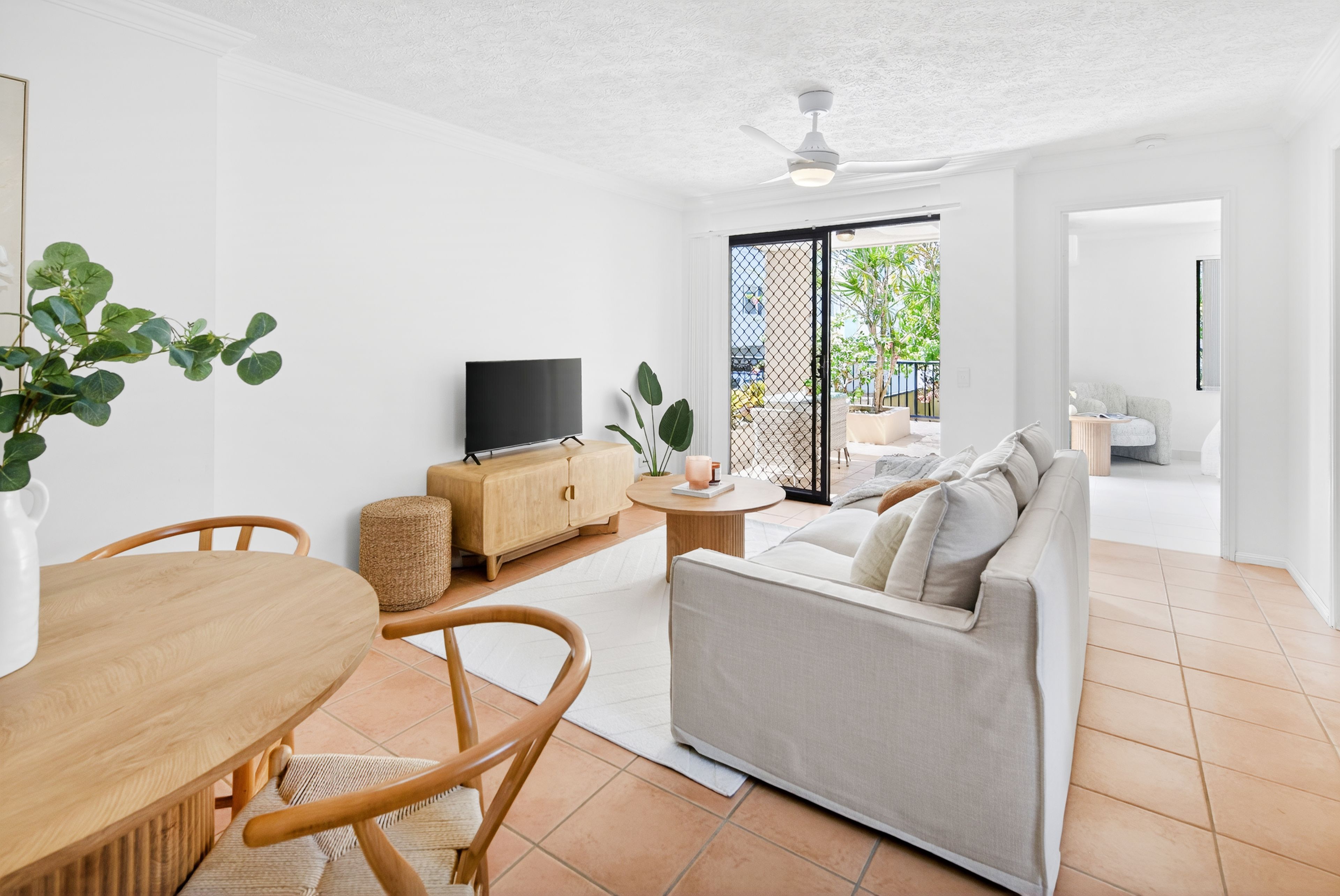 4/47 Bayview Street, Runaway Bay, QLD 4216