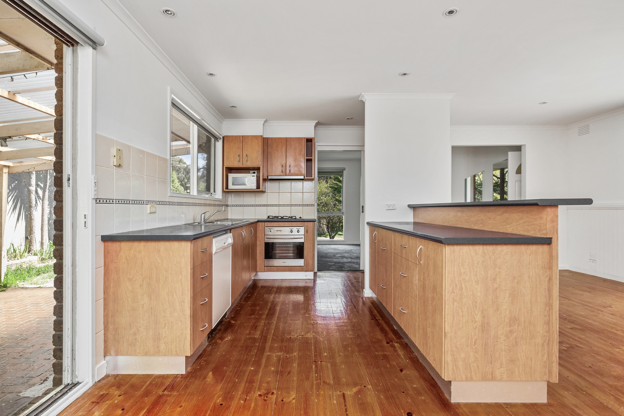 16 Lemongrove Crescent, Croydon Hills, VIC 3136