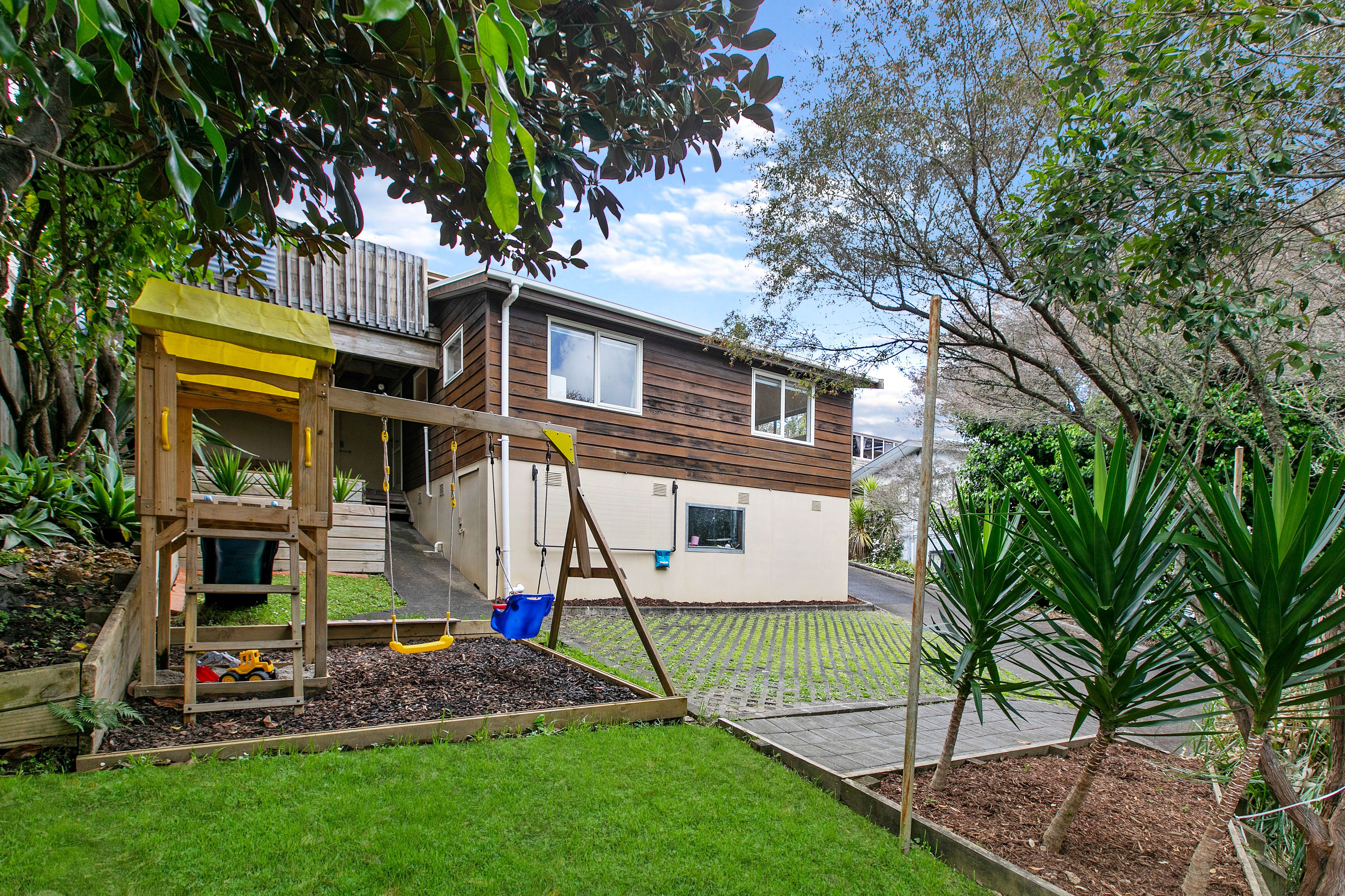 1/111 Manuka Road, Glenfield, North Shore City