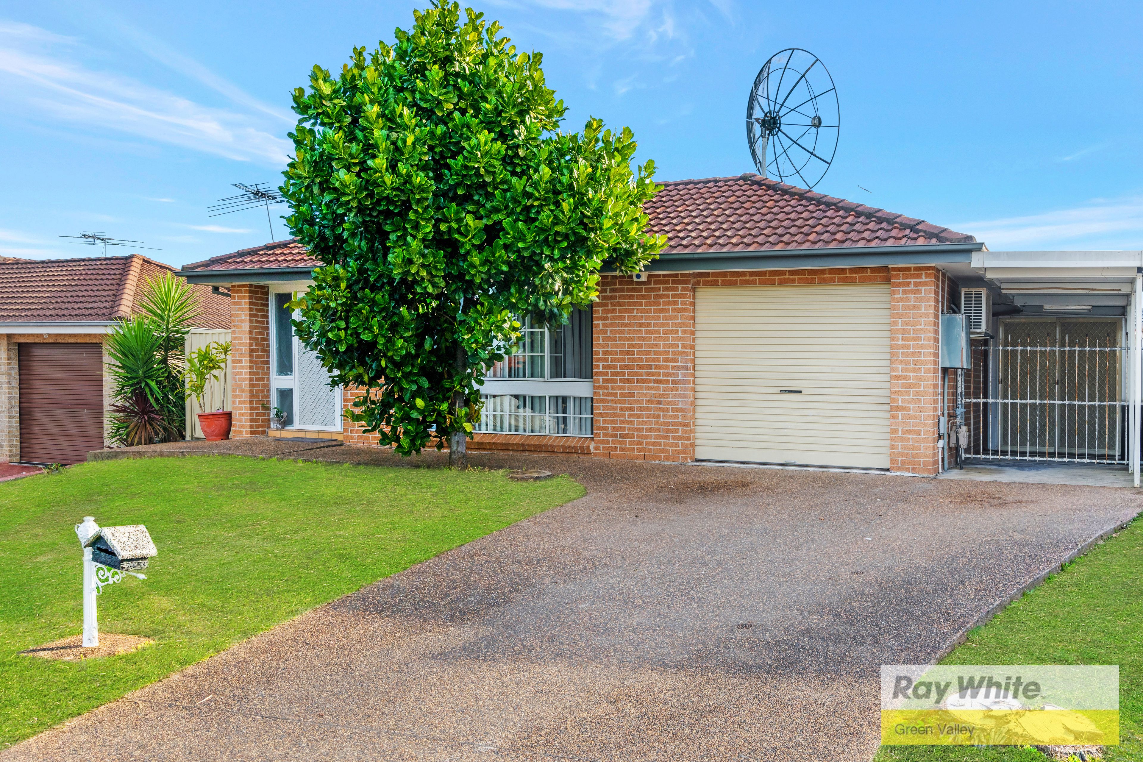 107 Falcon Circuit, Green Valley, NSW 2168