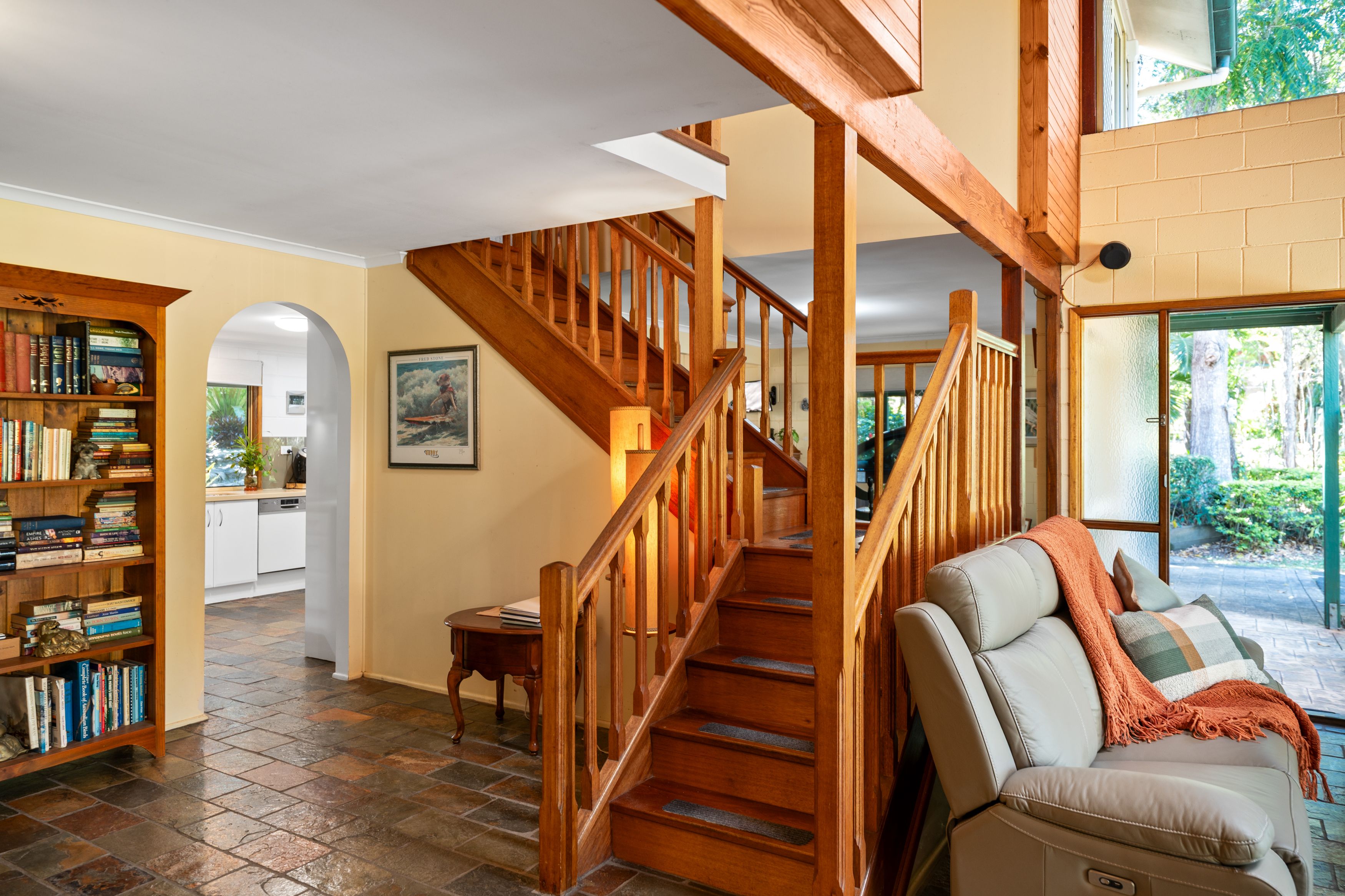 19 Warren Crescent — photo 8 of 30