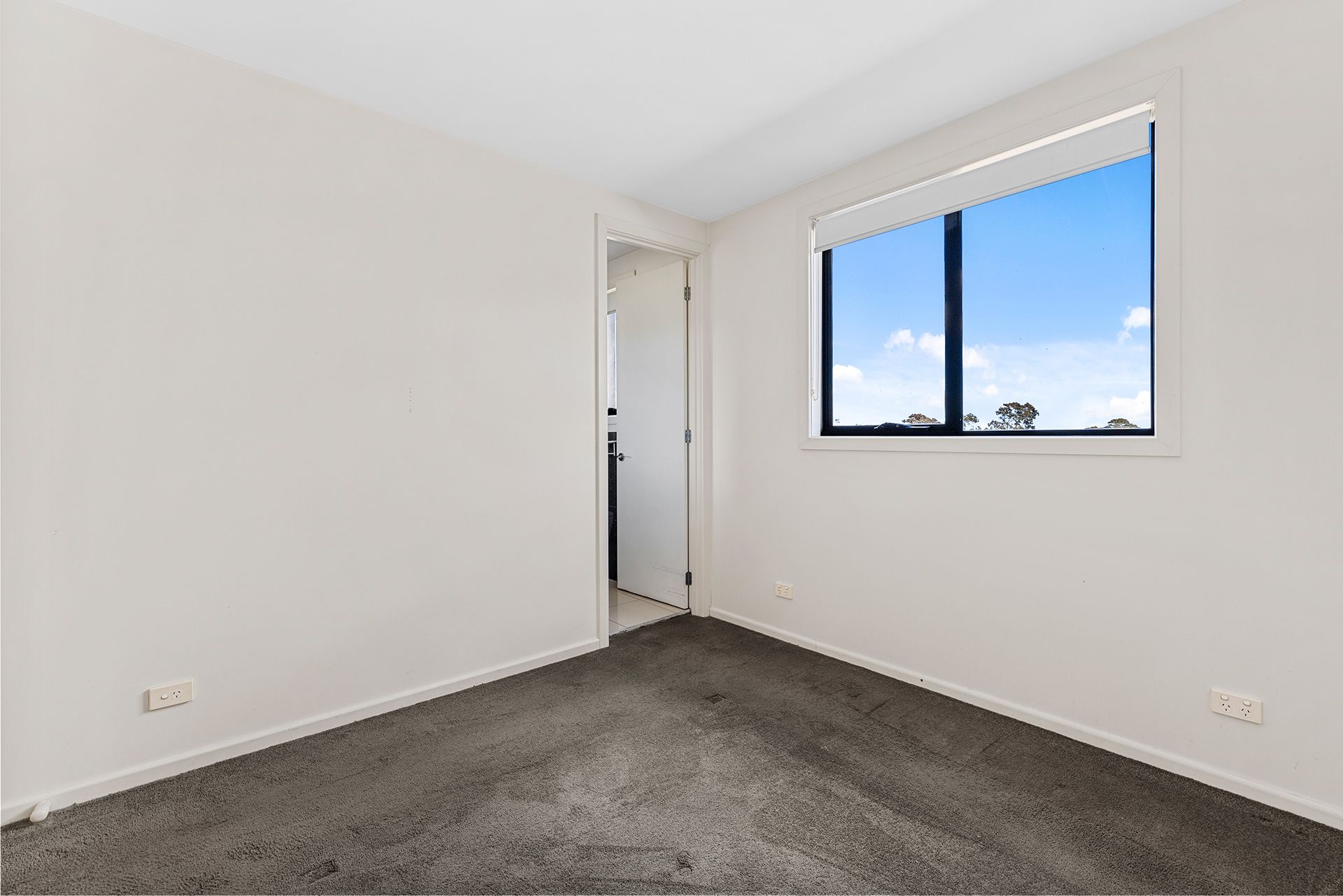 15/149A Princes Highway — photo 9 of 10
