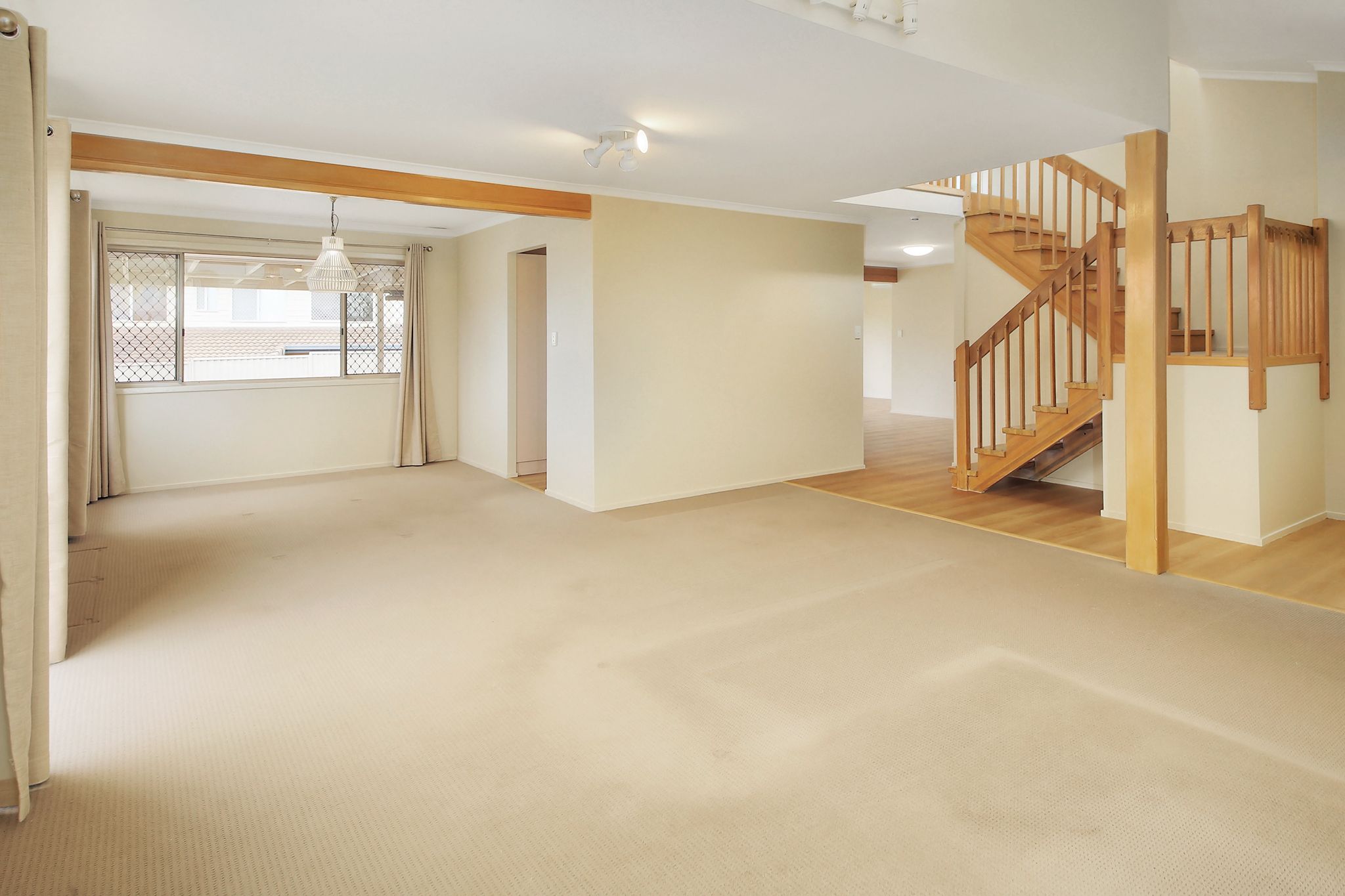 27 Greenwood Street, Wishart, QLD 4122