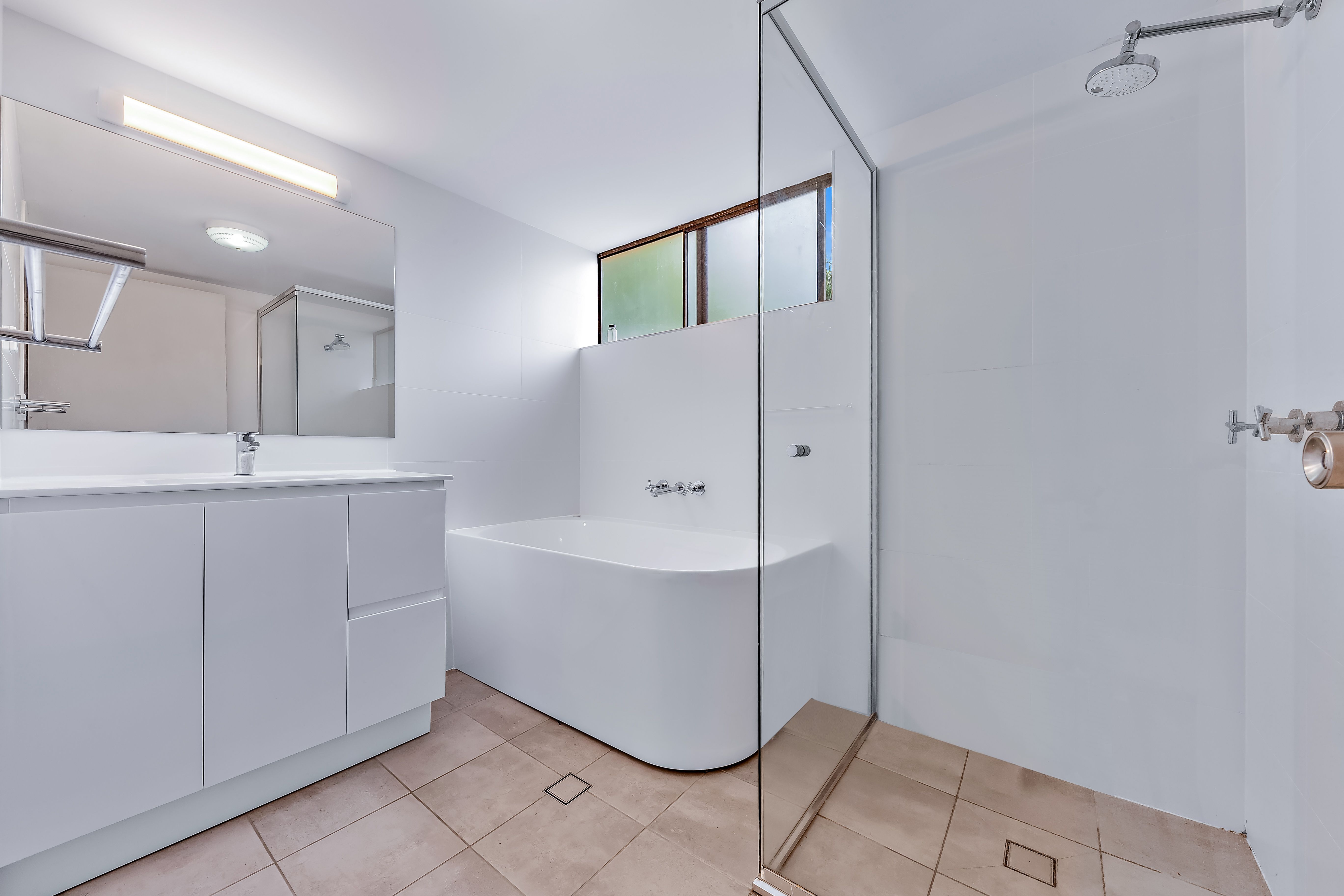 133/4 Eshelby Drive, Cannonvale, QLD 4802
