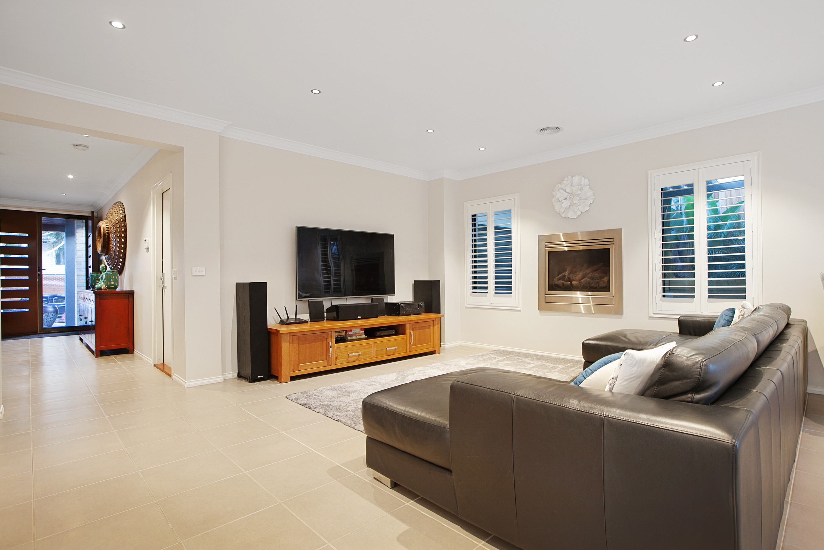 2 Greenhaven Gardens, South Morang, VIC 3752
