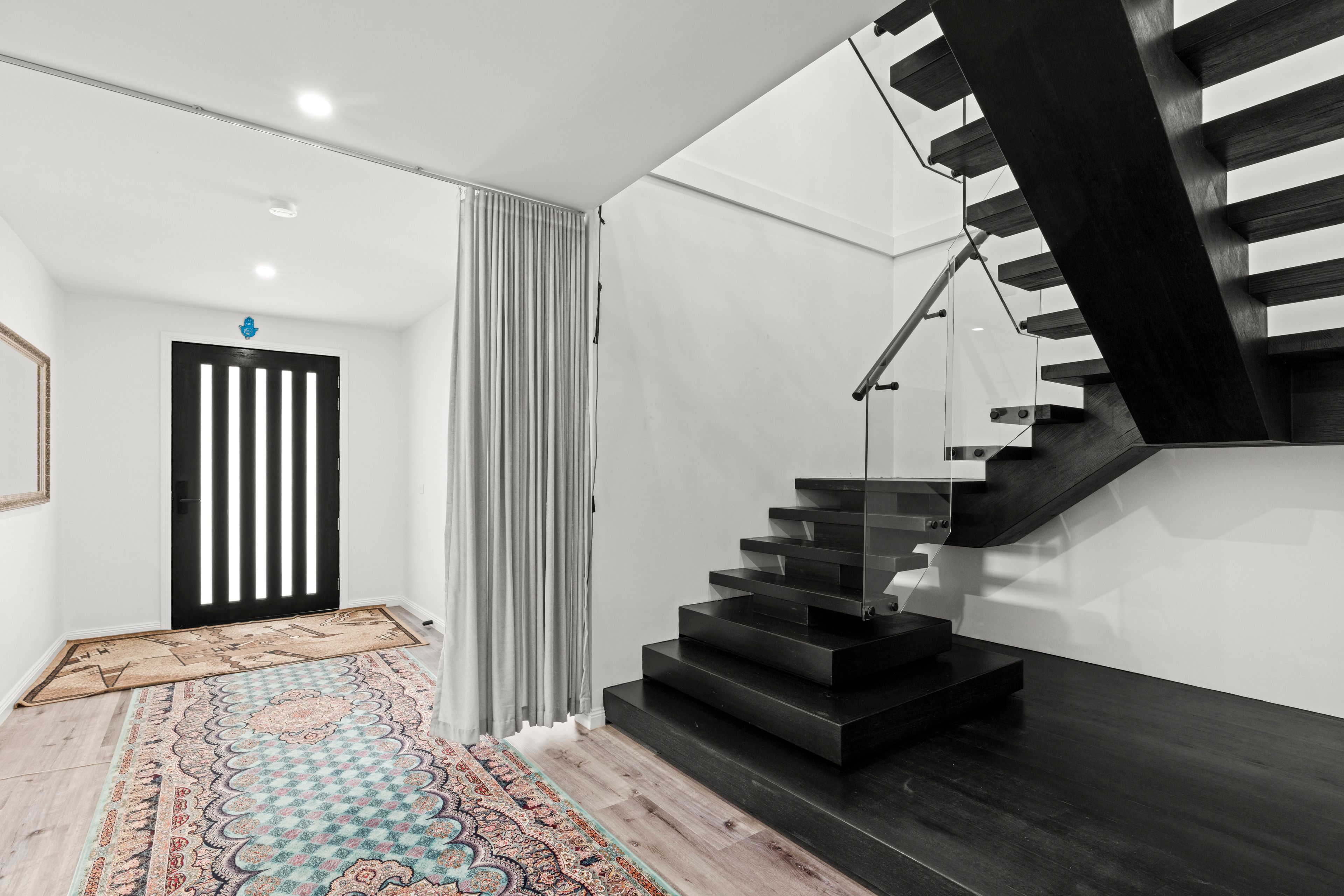 31 Radstock Avenue — photo 3 of 17