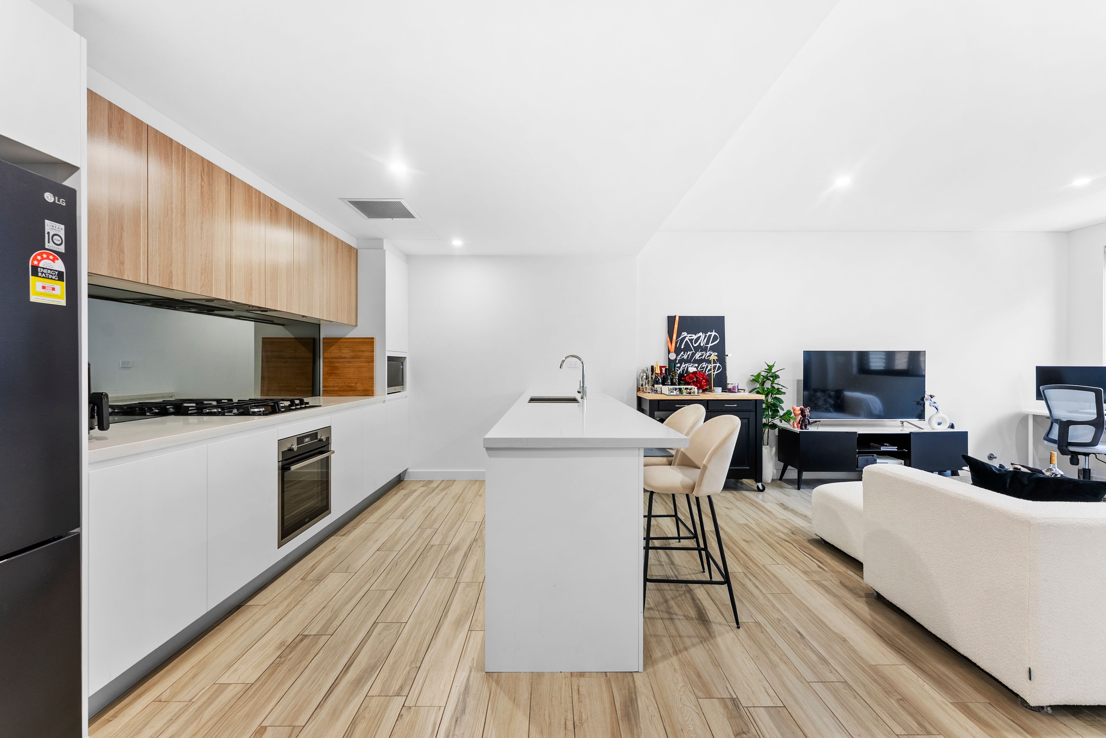 205/63 Ramsay Road — photo 3 of 9