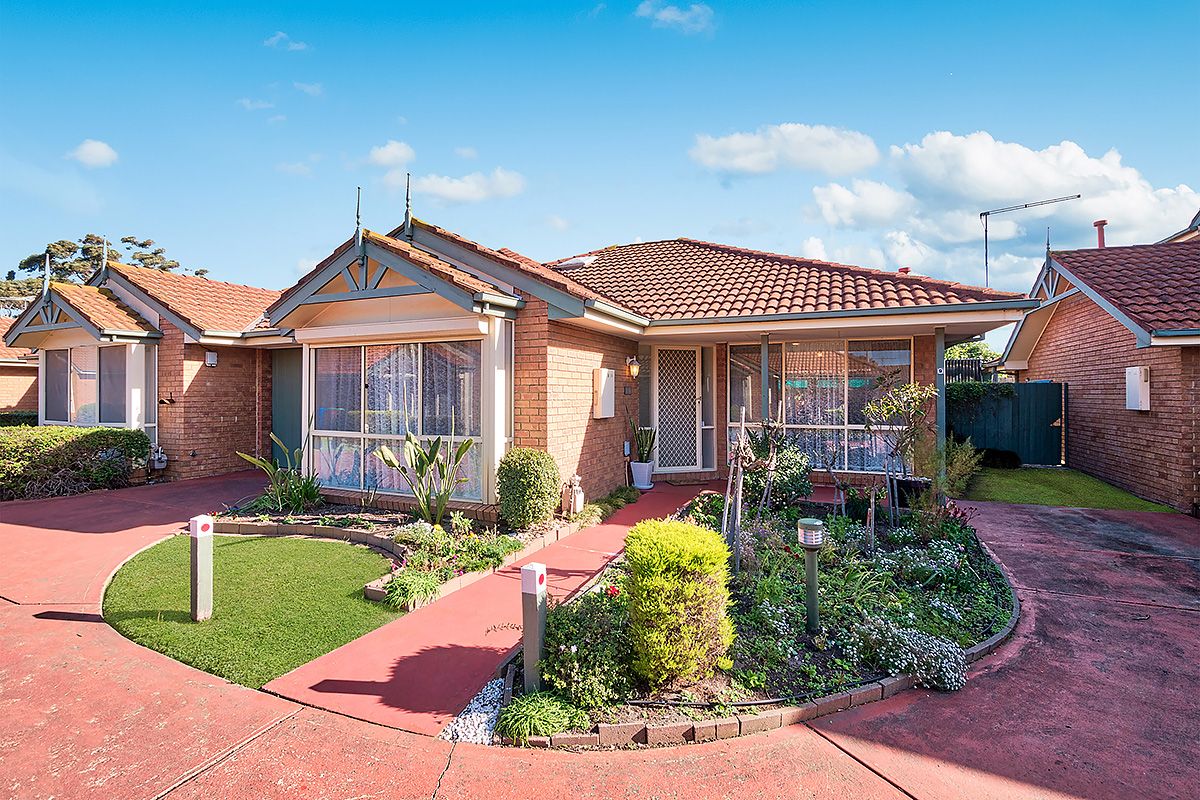 15-17 Lyall Street, Cranbourne VIC 3977