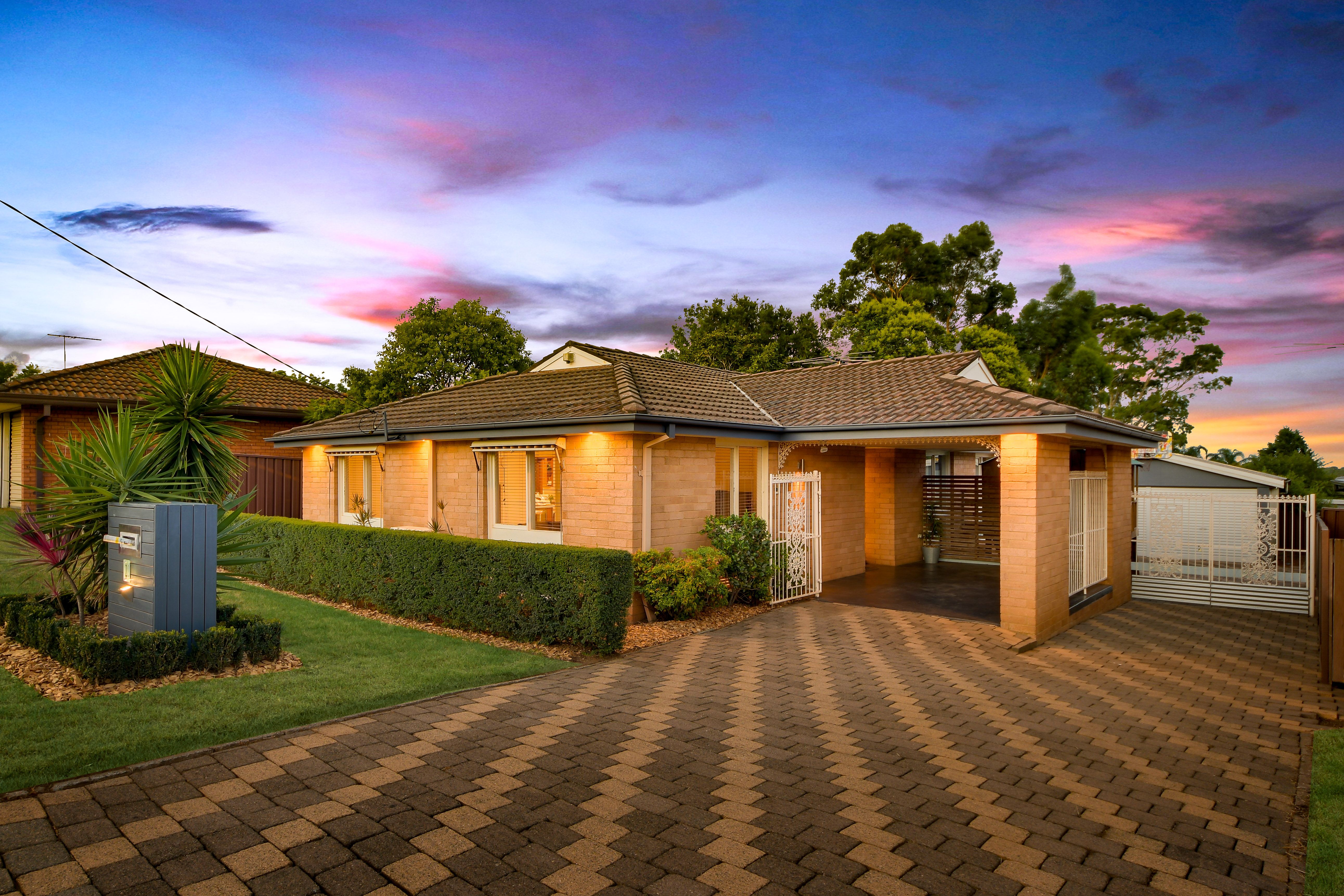 2 Richmond Crescent, Campbelltown, NSW 2560