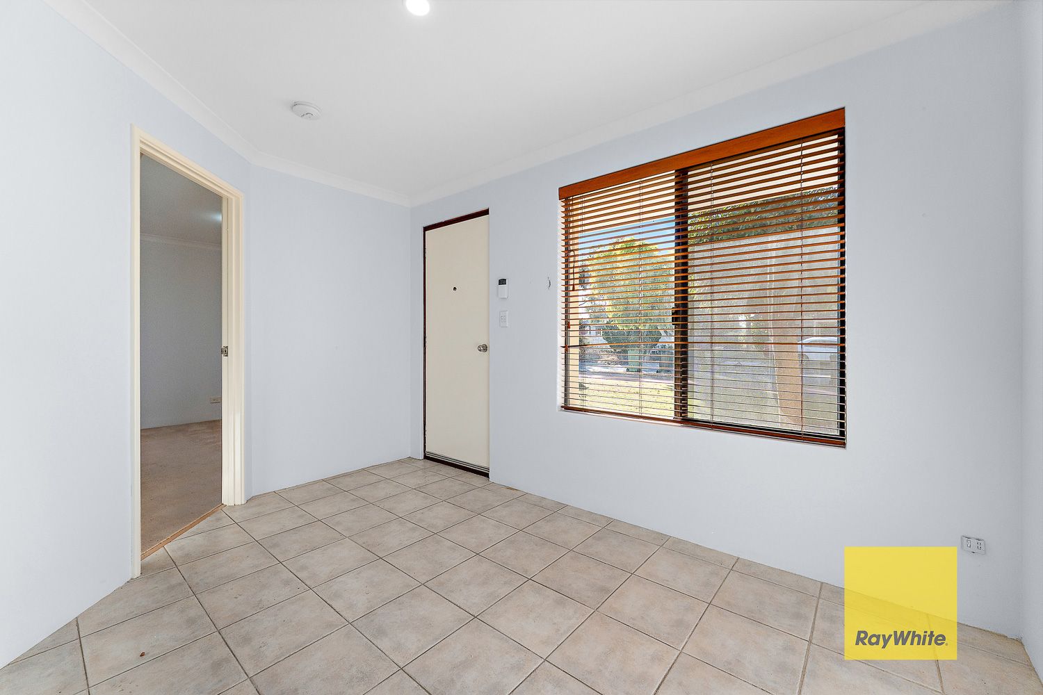 17 Andrews Road — photo 12 of 22