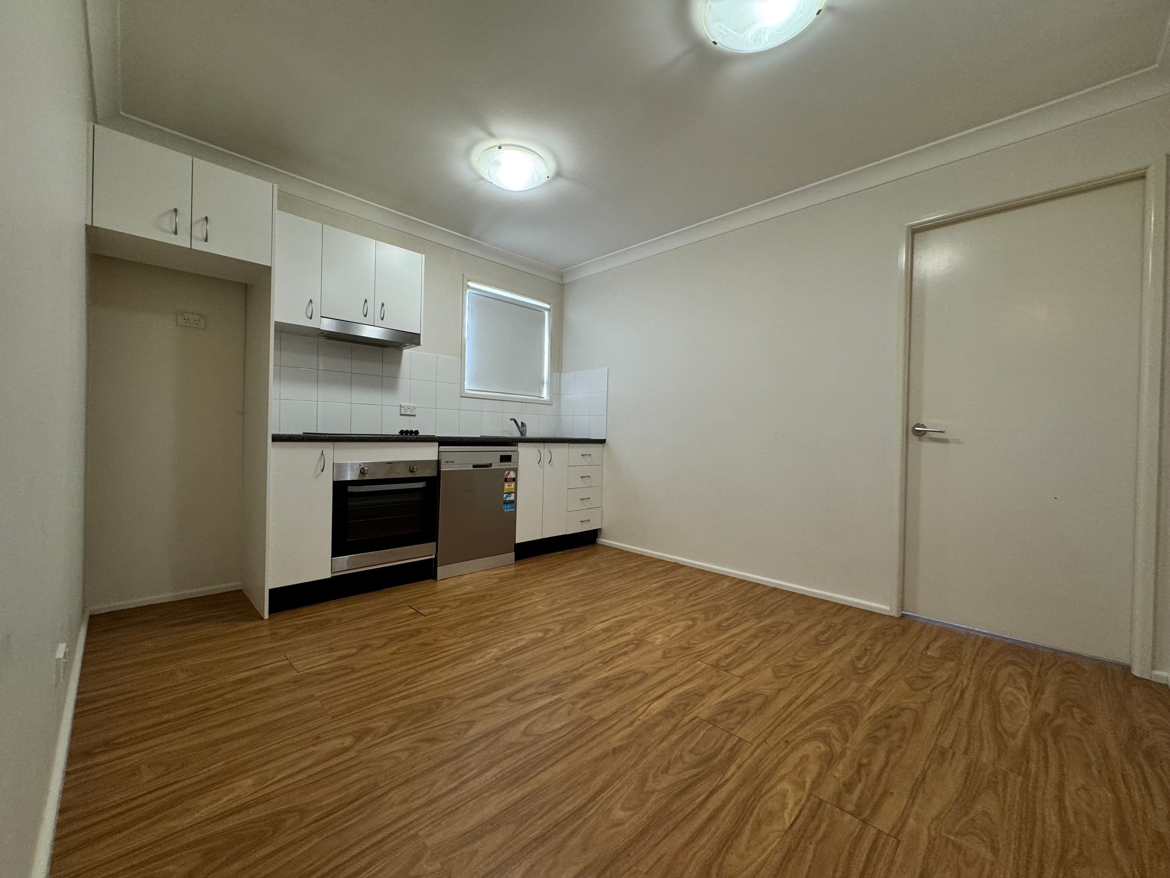 6a Oswald Crescent, Rosemeadow, NSW 2560