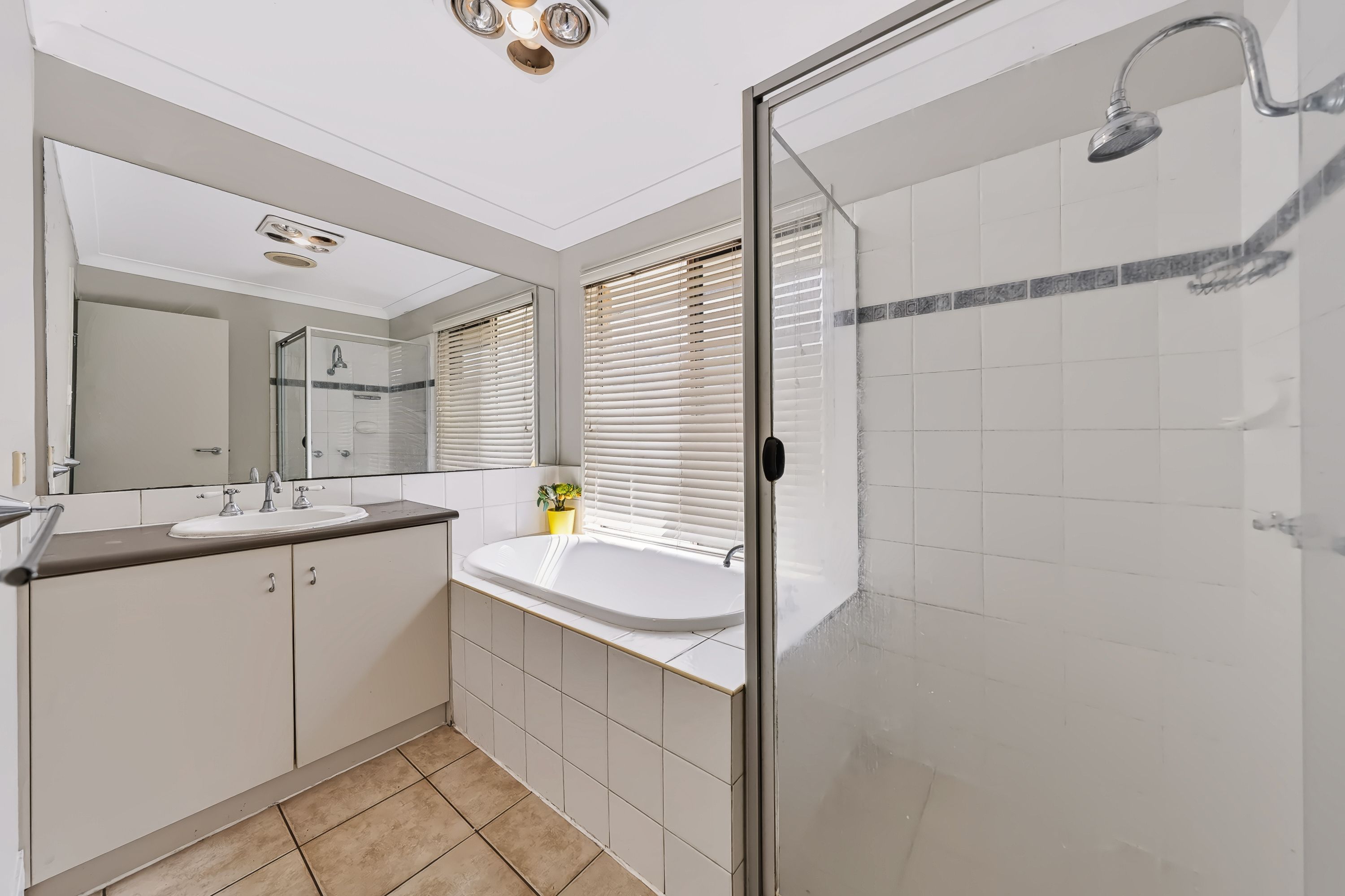 4 Whitfield Crescent — photo 15 of 24