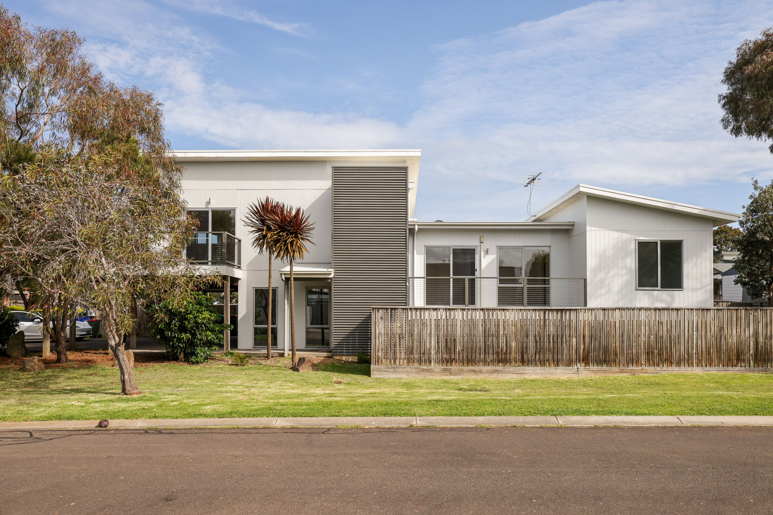 2 Chloe Close — photo 5 of 15